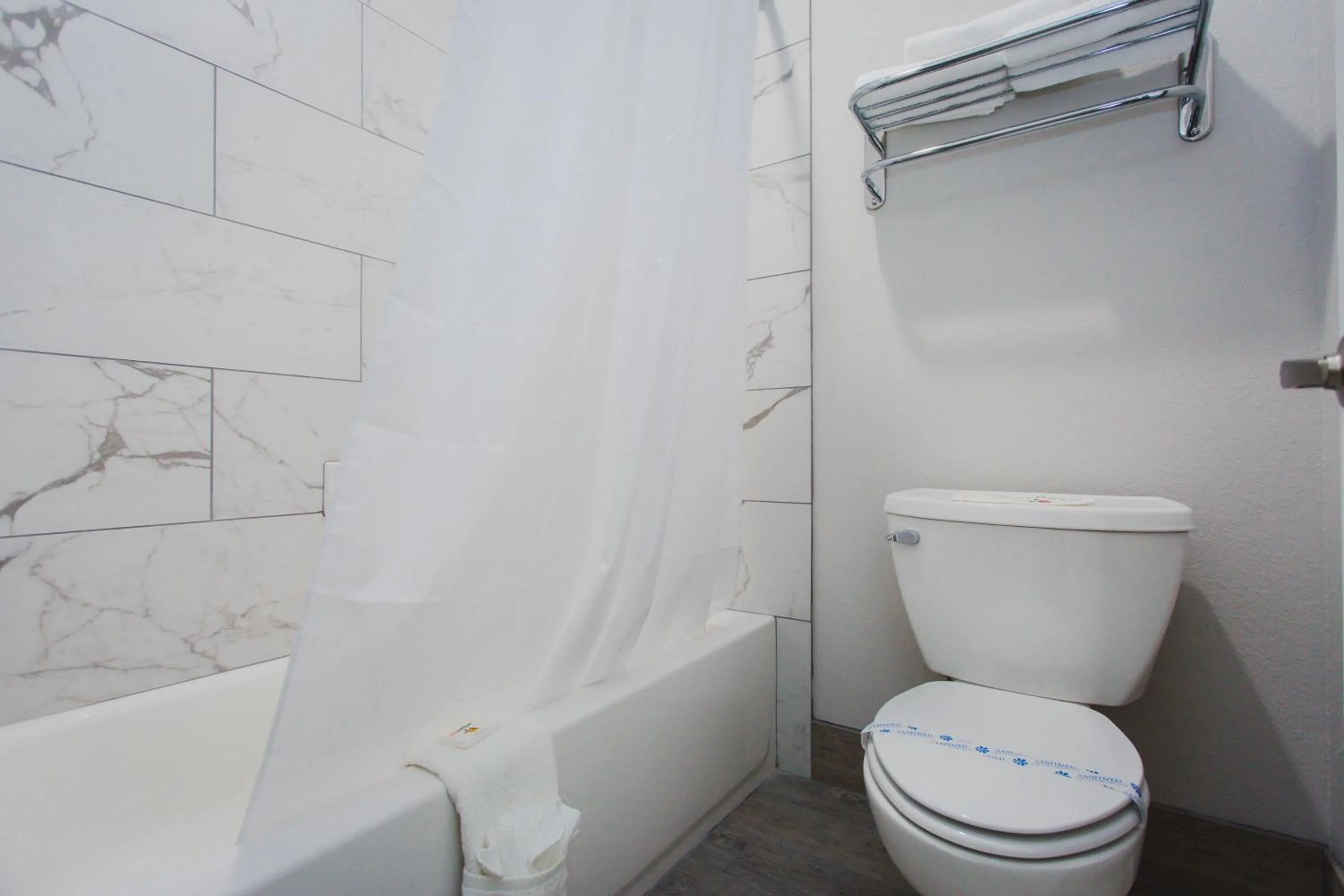 Bathroom in Palace Inn-529