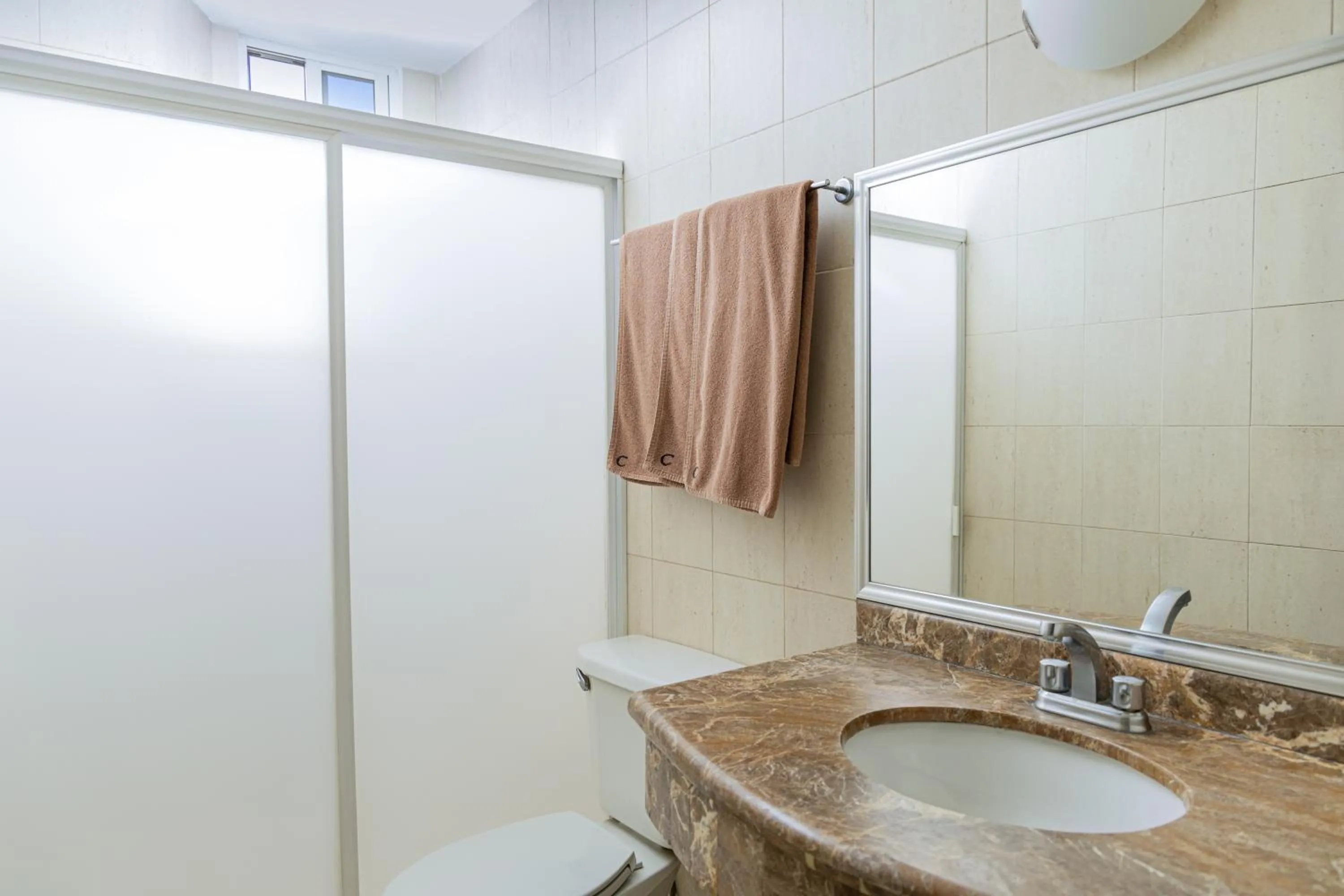 Bathroom in Hotel San Juan Centro