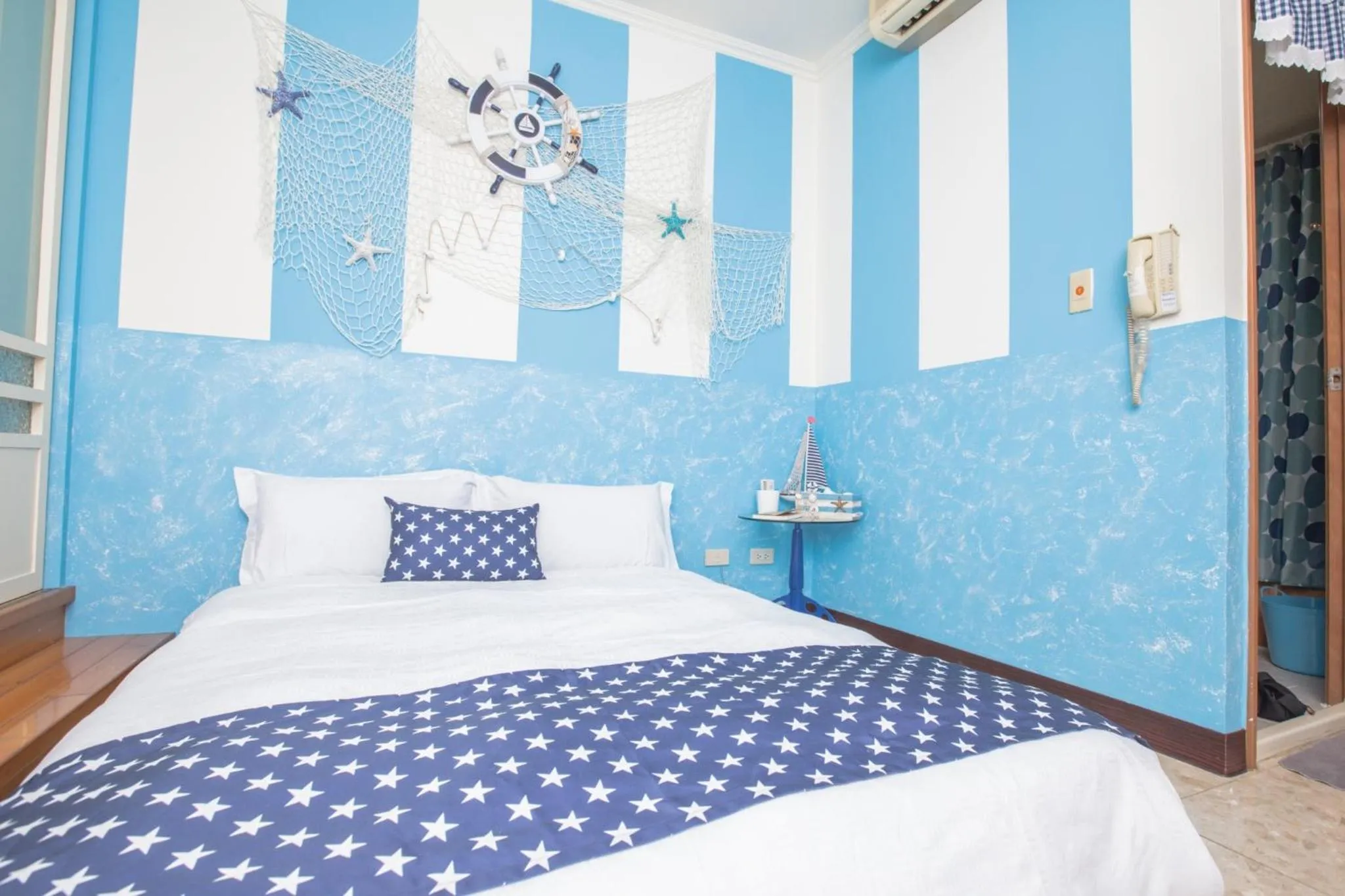 Bed in CT Theme Suite