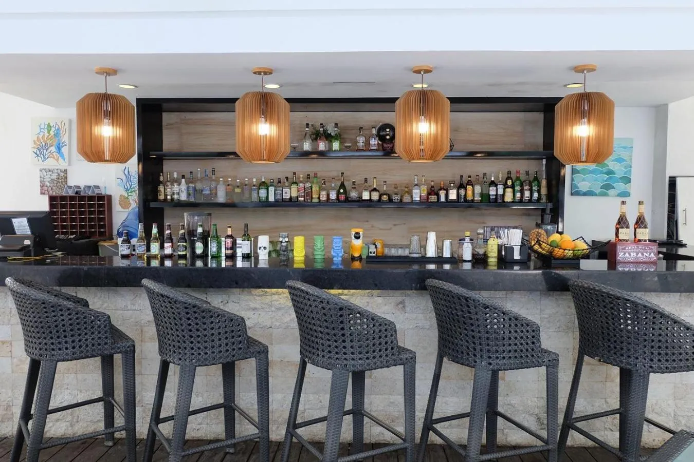 Lounge or bar in Savoy Hotel Boracay near Newcoast Beach