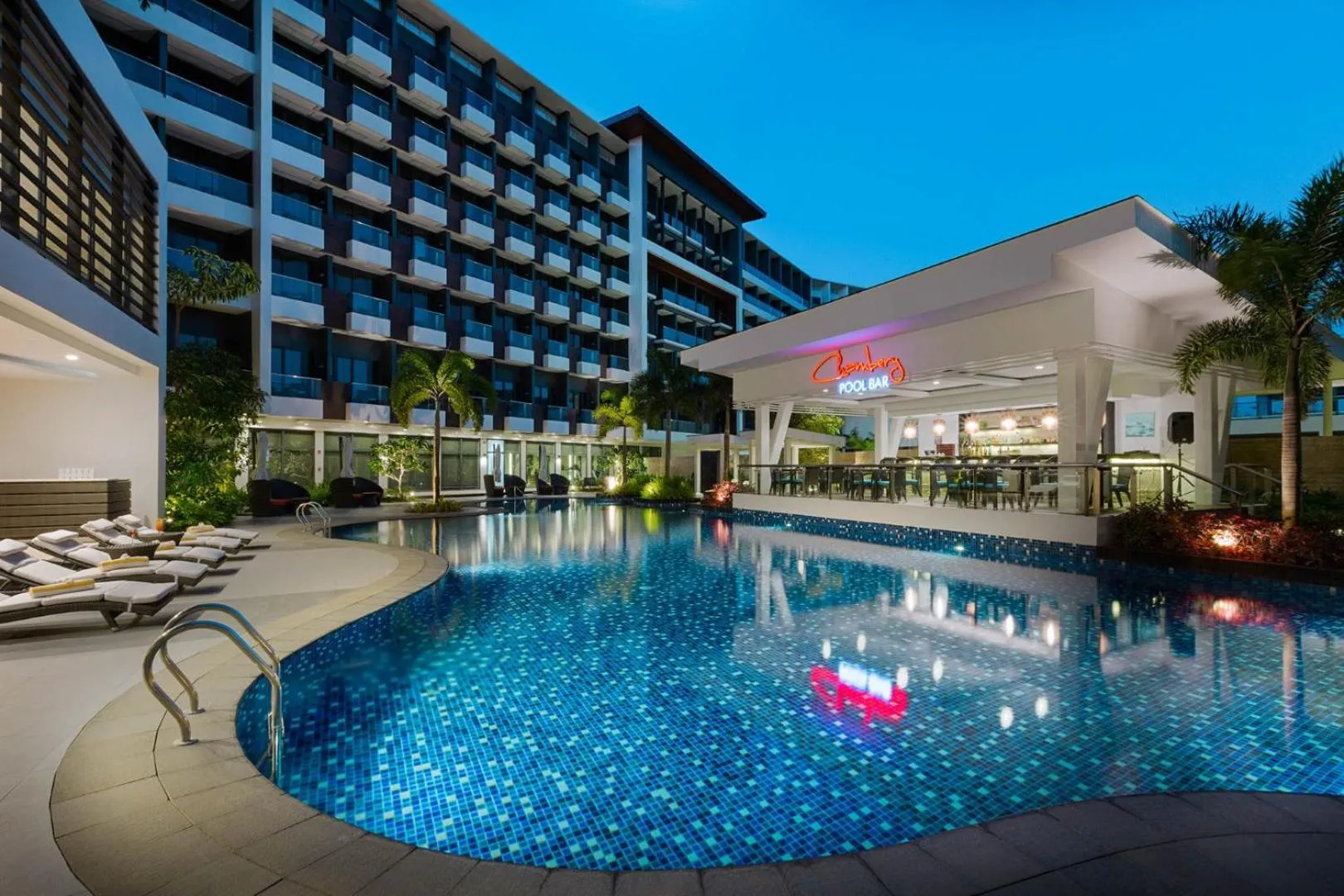 Lounge or bar in Savoy Hotel Boracay near Newcoast Beach