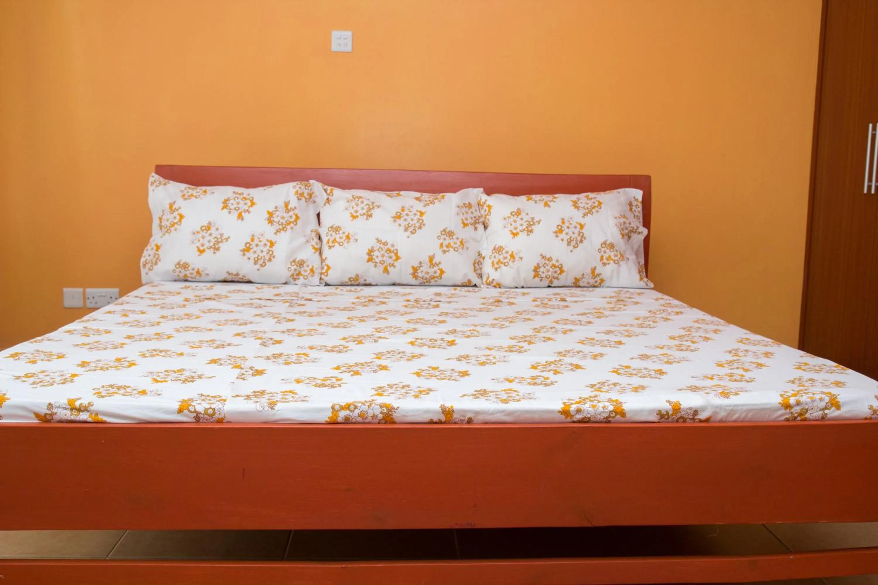 Bed in Nairobi Airport Apartments
