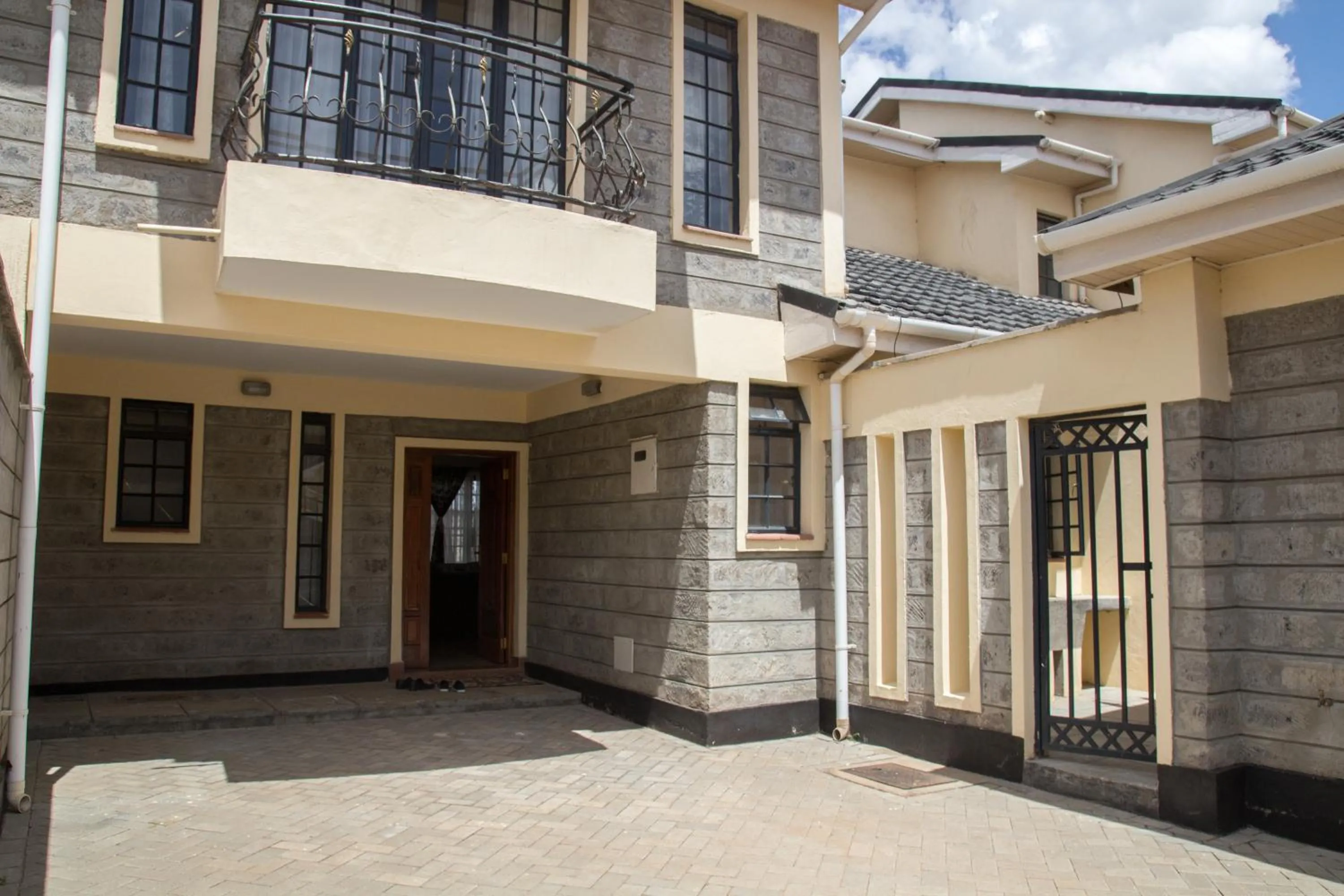 Facade/entrance in Nairobi Airport Apartments