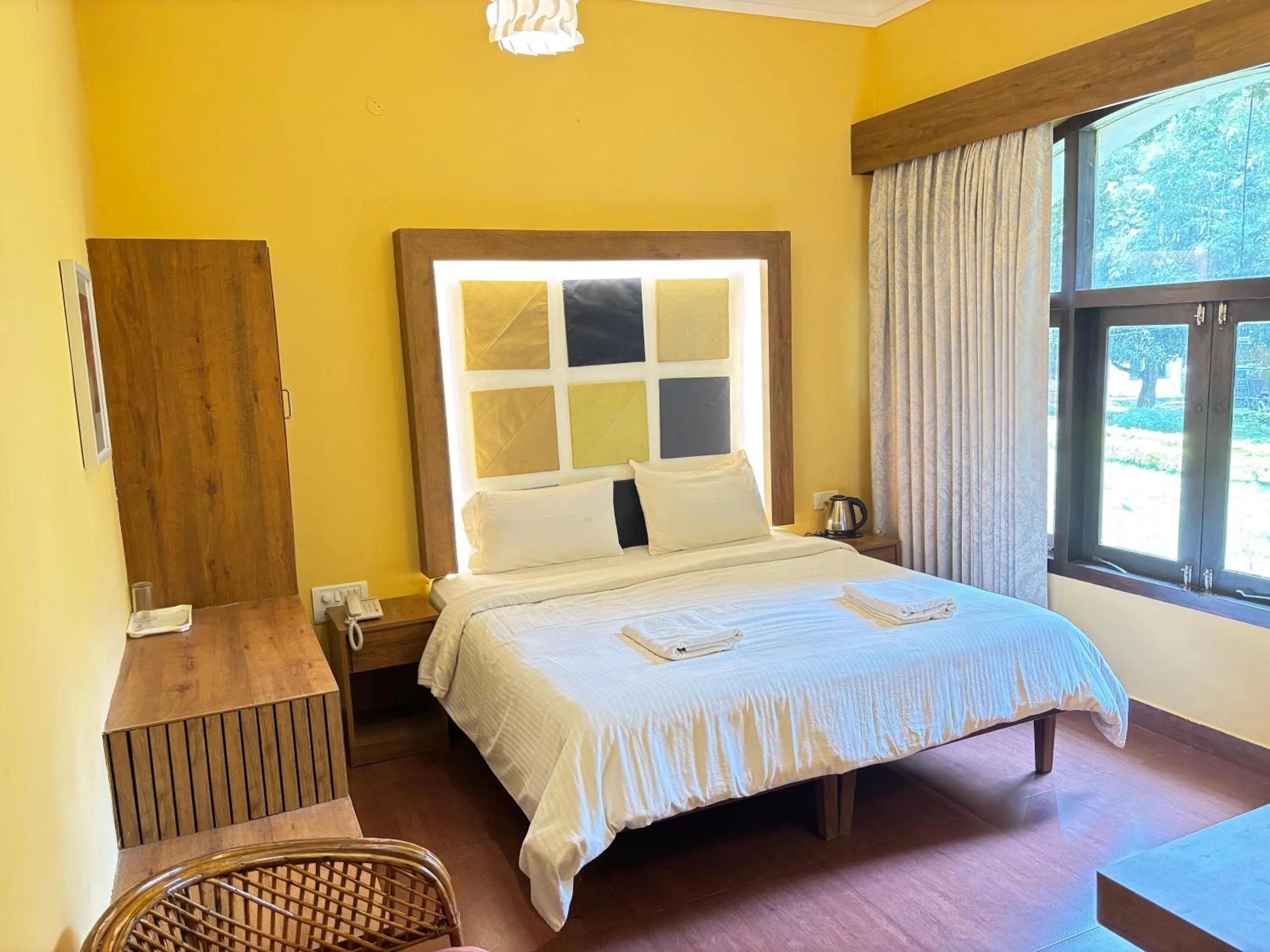 Bed in Zeenath Taj Gardens