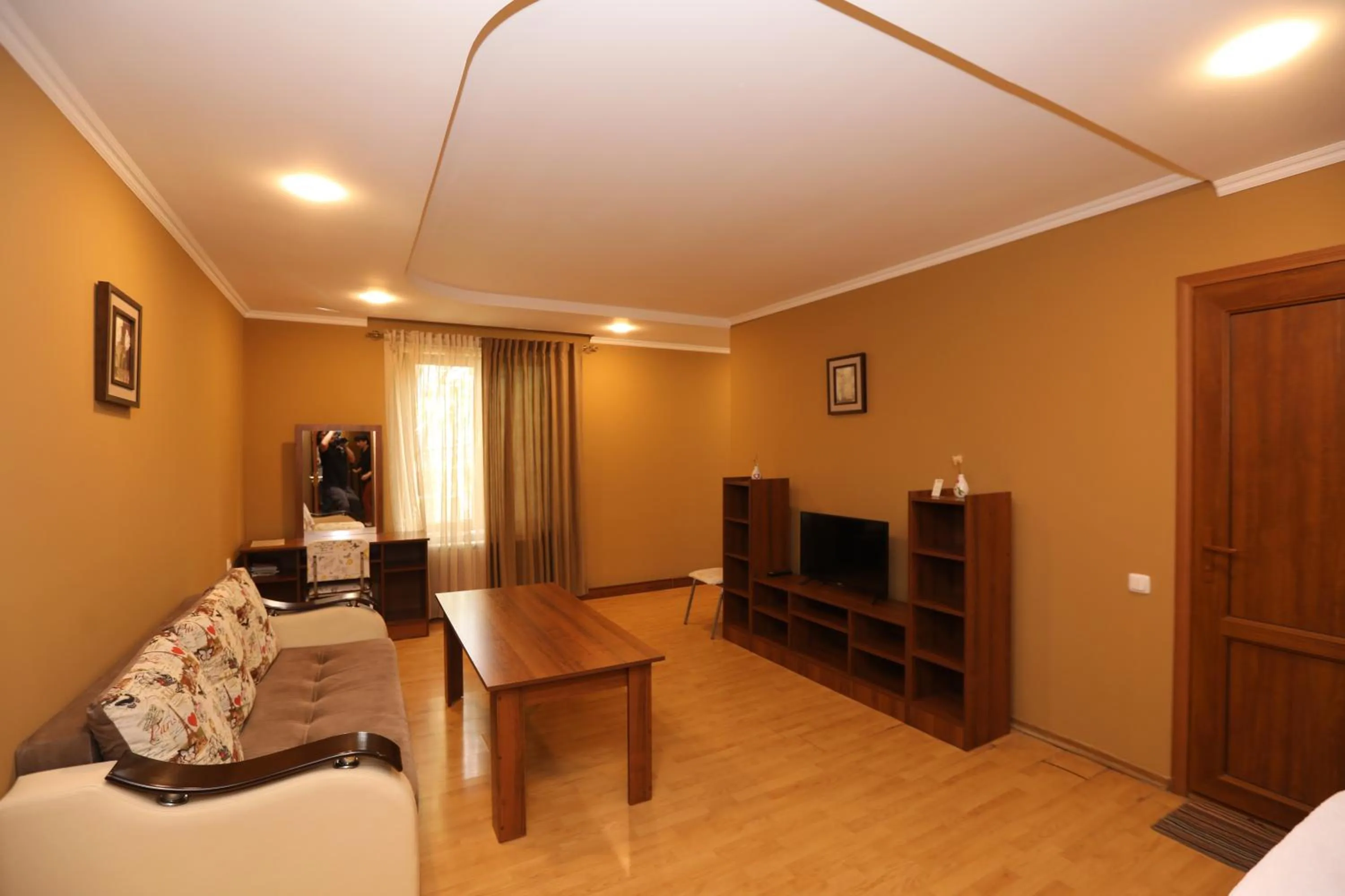 Photo of the whole room in Popock Baghramyan