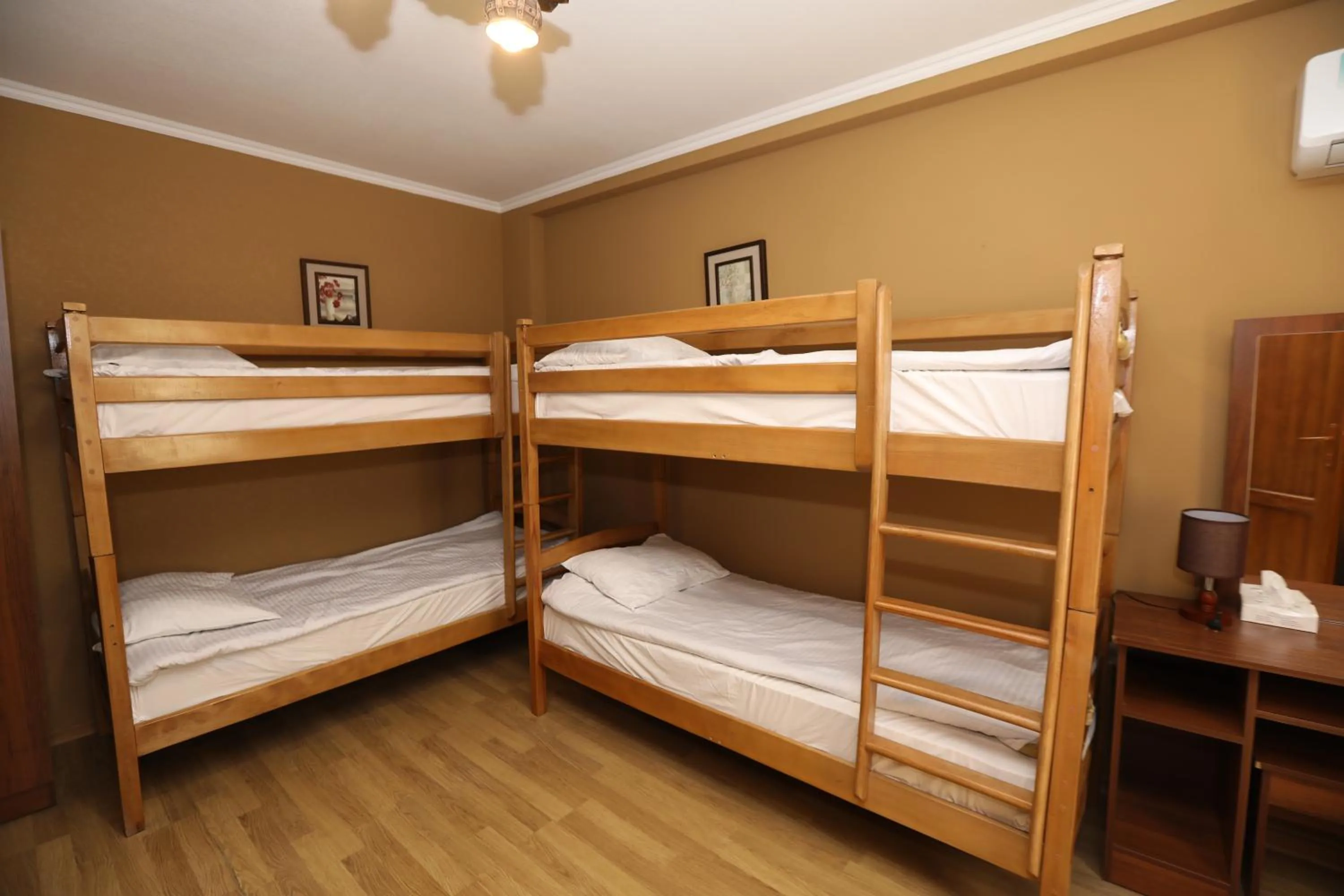 bunk bed, Bed in Popock Baghramyan