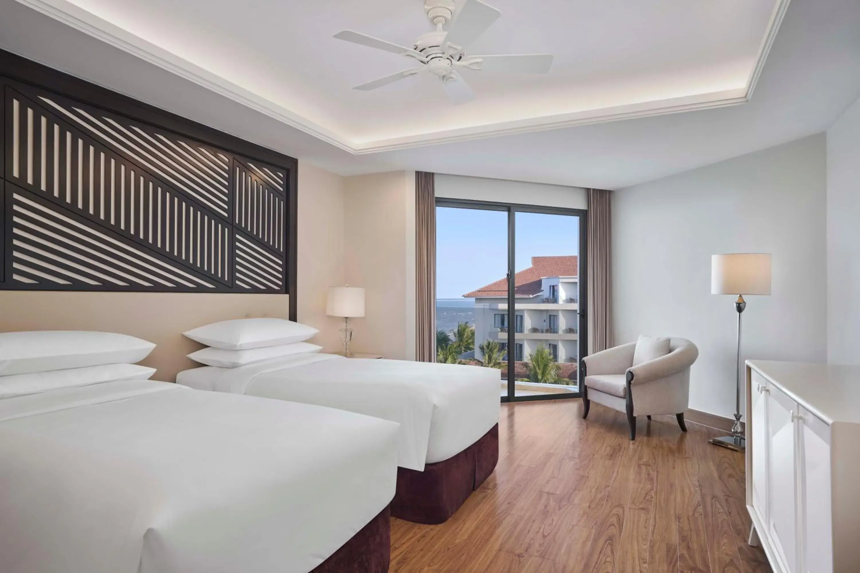 Deluxe Room with Balcony in Vinpearl Resort & Spa Hoi An Deluxe Room with Balcony in Vinpearl Resort & Spa Hoi An