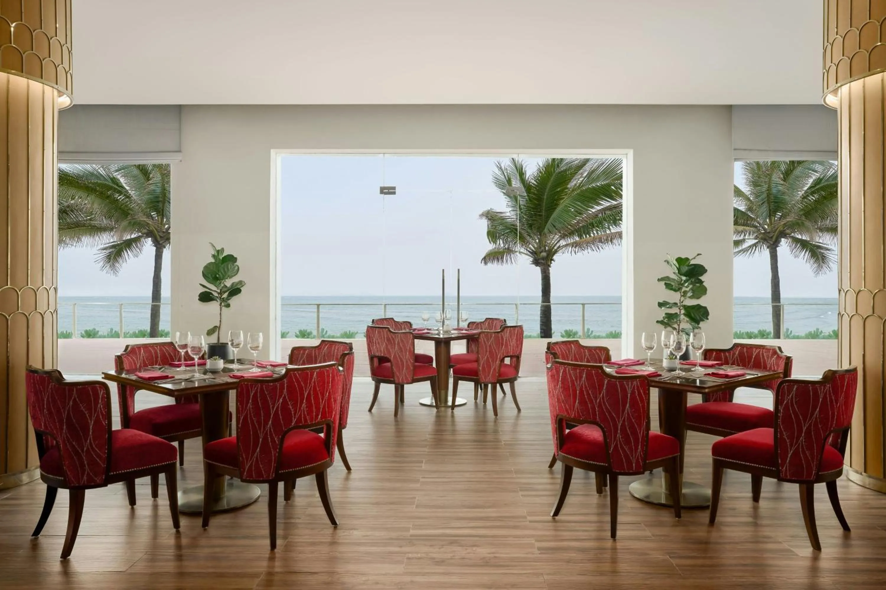 Restaurant/places to eat in Renaissance Danang Hoi An Resort & Spa