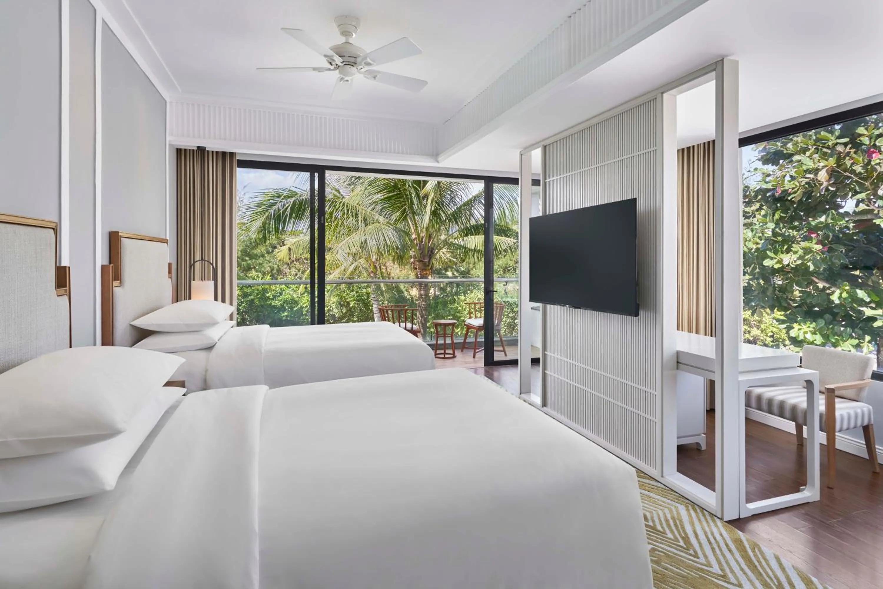 TV and multimedia, Bed in Vinpearl Resort & Spa Hoi An