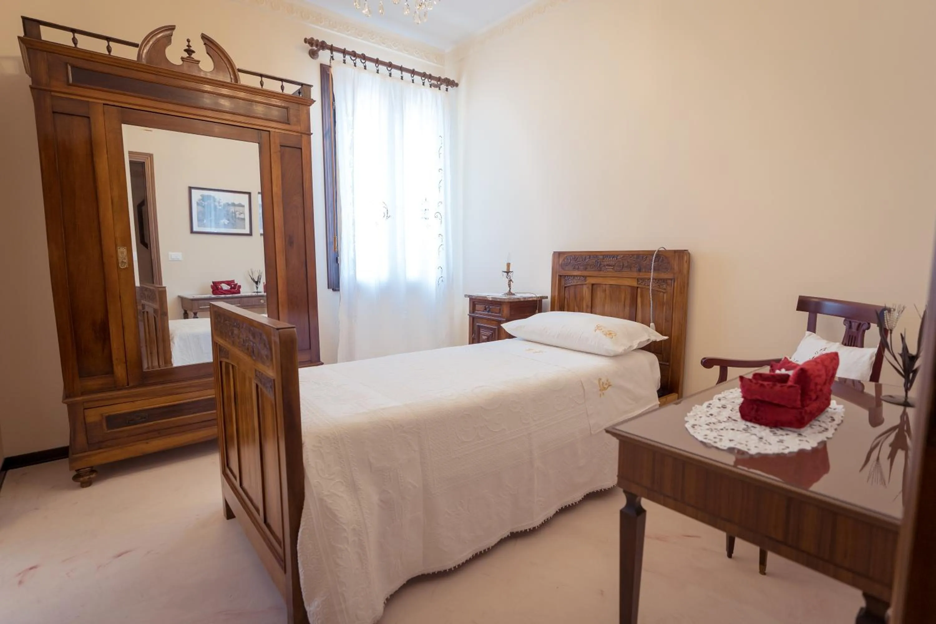 Photo of the whole room, Bed in AgriB&B Corte Burchio