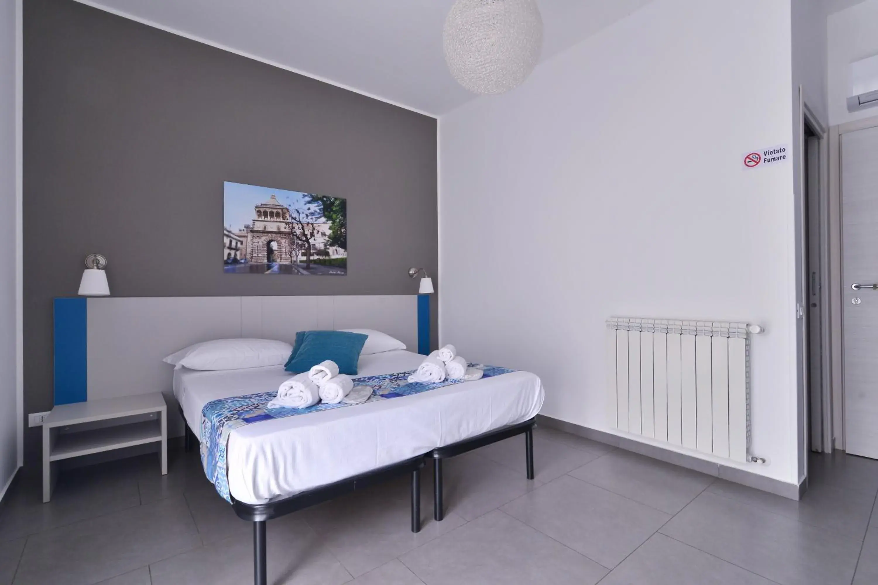 Deluxe Double Room with Private Bathroom - single occupancy in B&B Le Porte Del Centro Deluxe Double Room with Private Bathroom - single occupancy in B&B Le Porte Del Centro