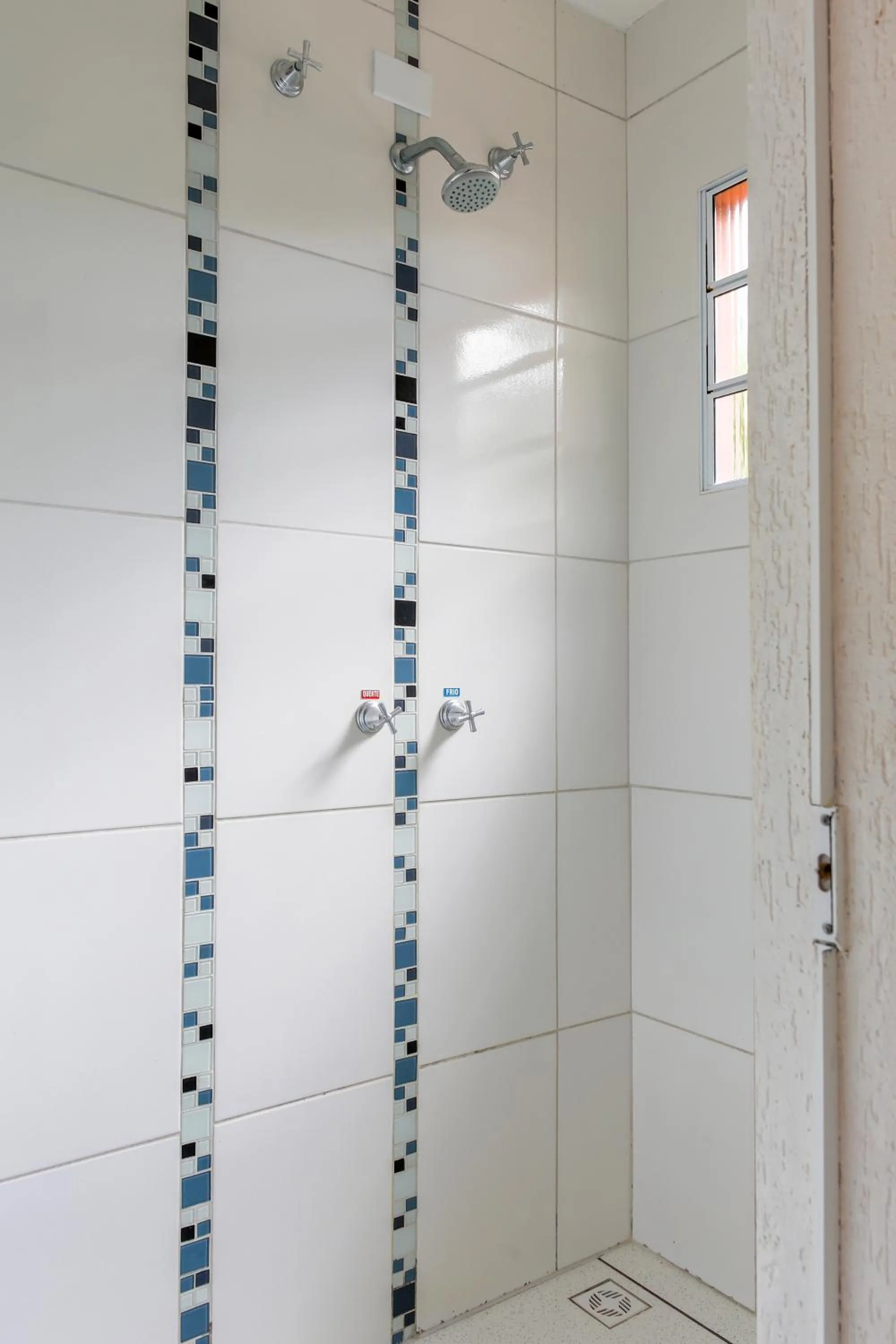 Shower in Pousada Plancton