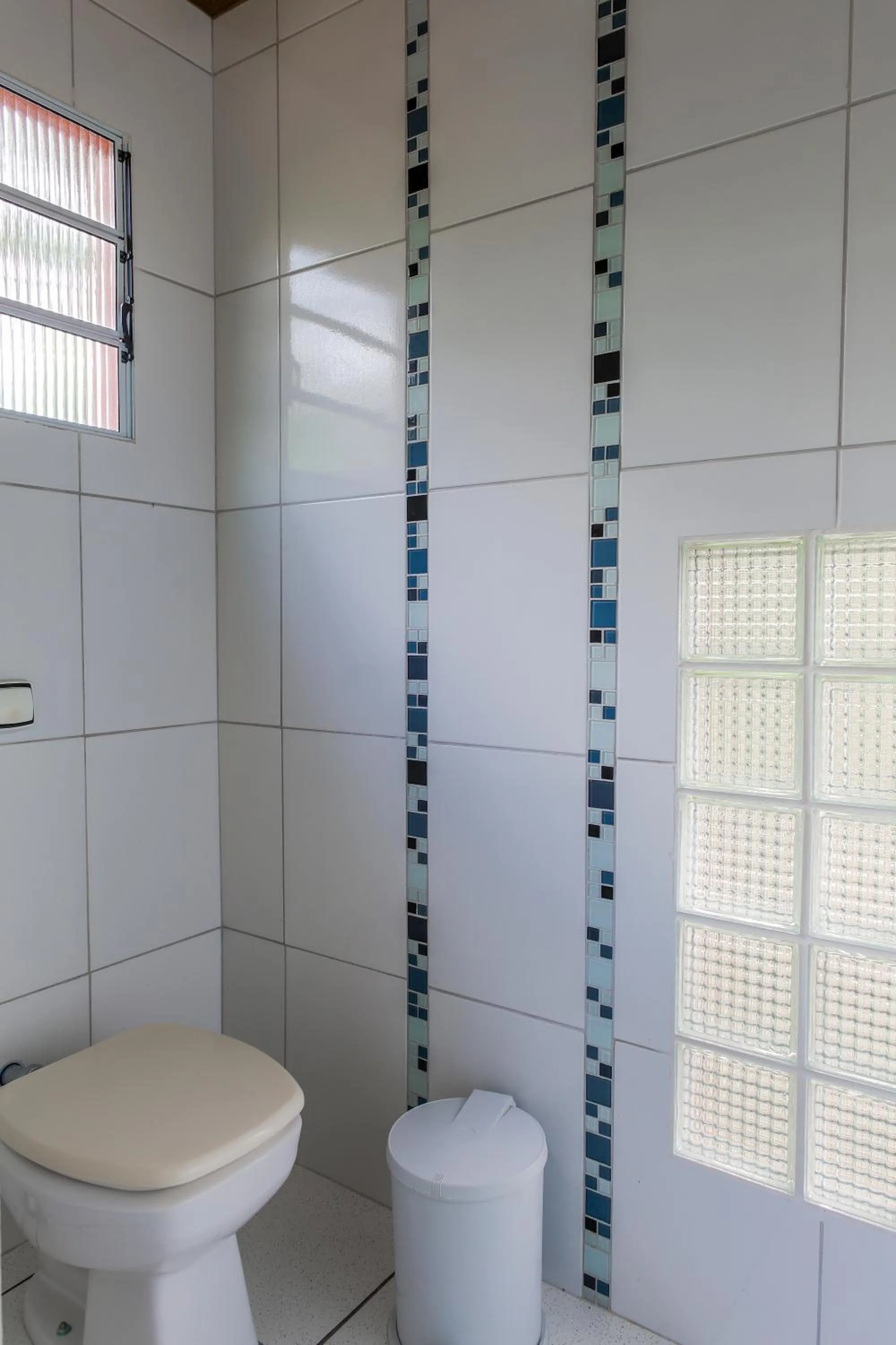 Toilet in Pousada Plancton