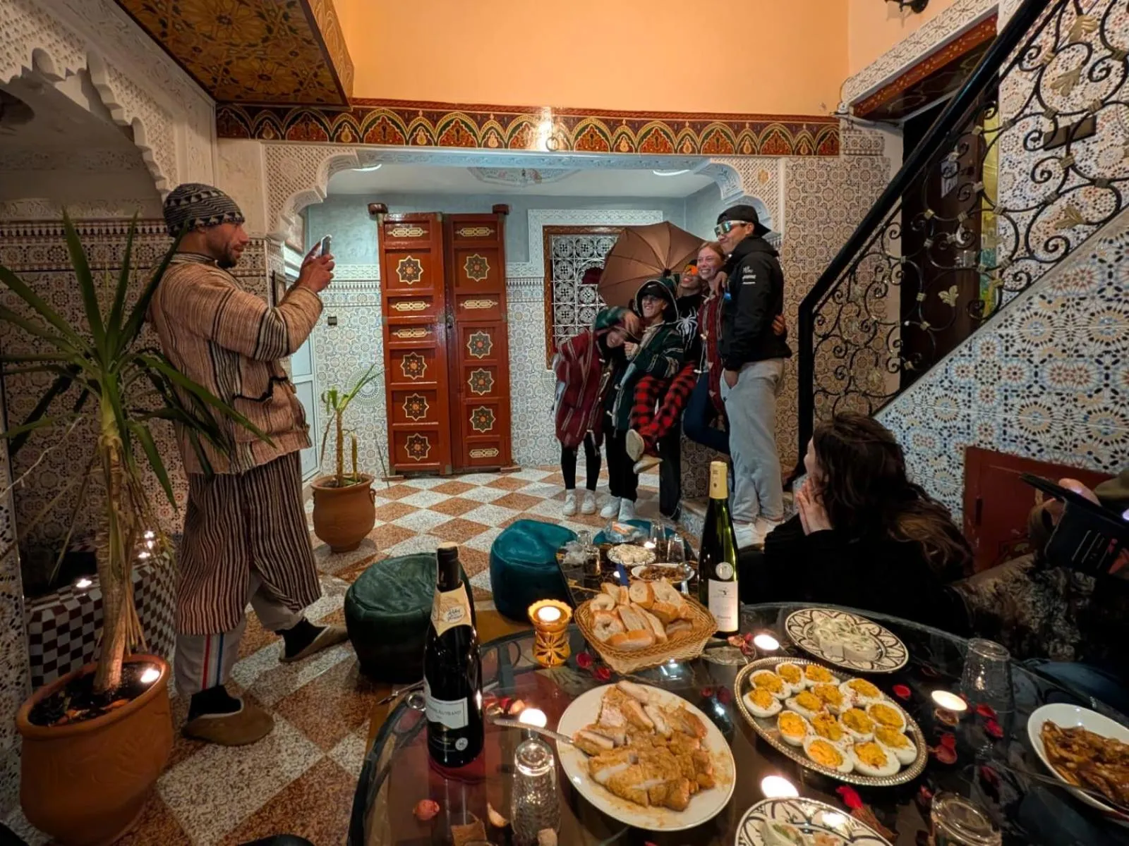 People in la Kasbah salam
