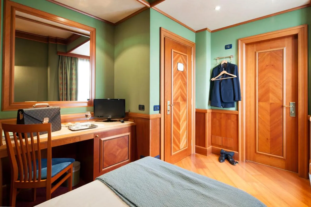 Photo of the whole room, Bed in Arosio Hotel