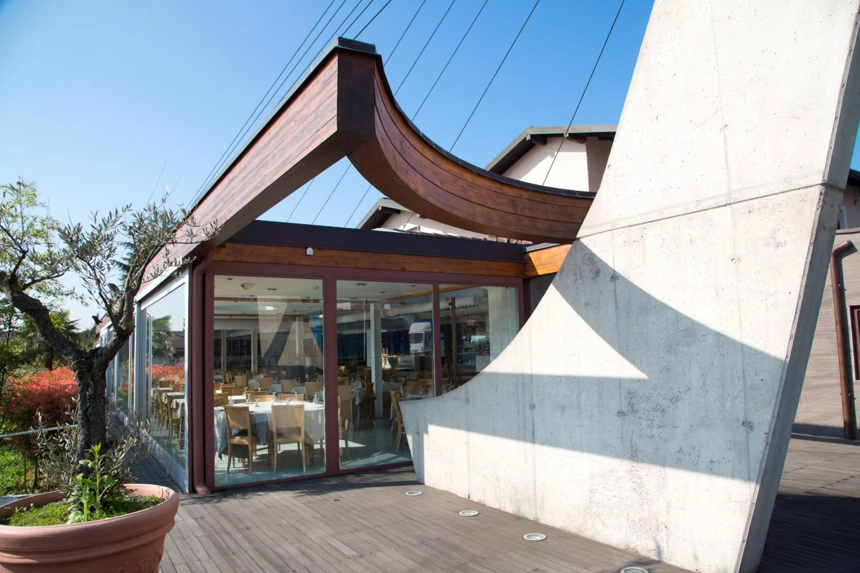 Restaurant/places to eat in Arosio Hotel