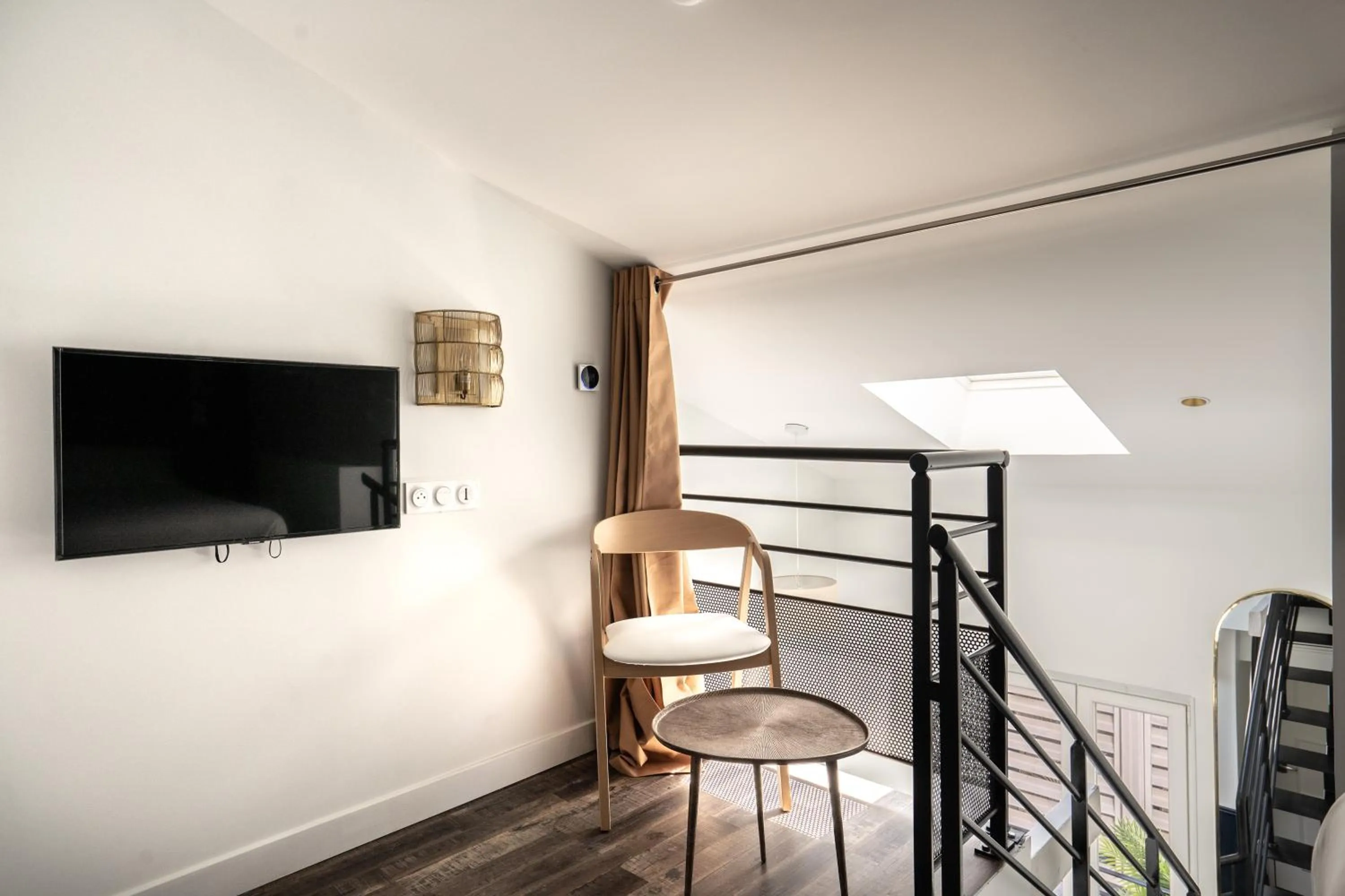 TV and multimedia in District Nation