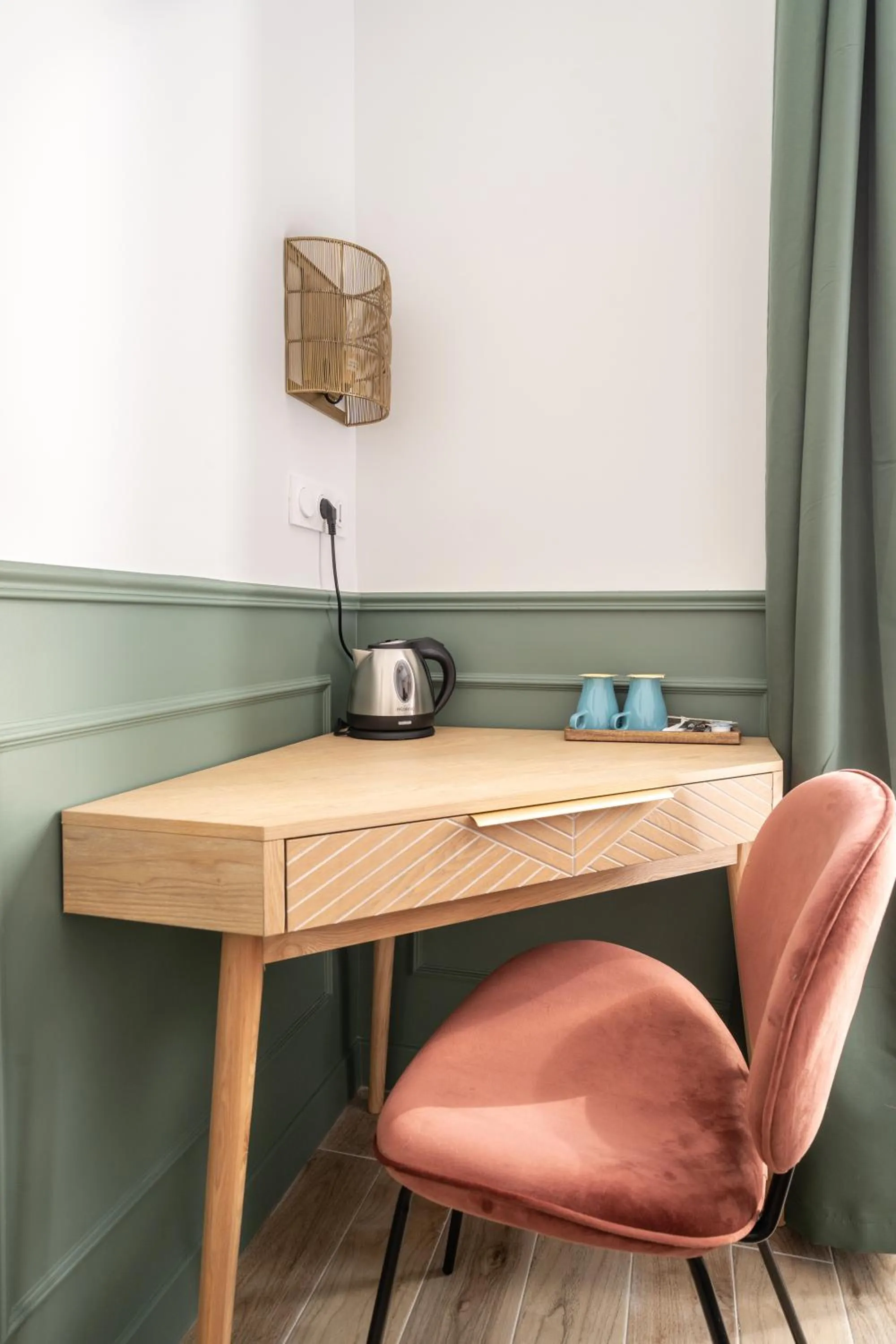 hair dresser in District Nation