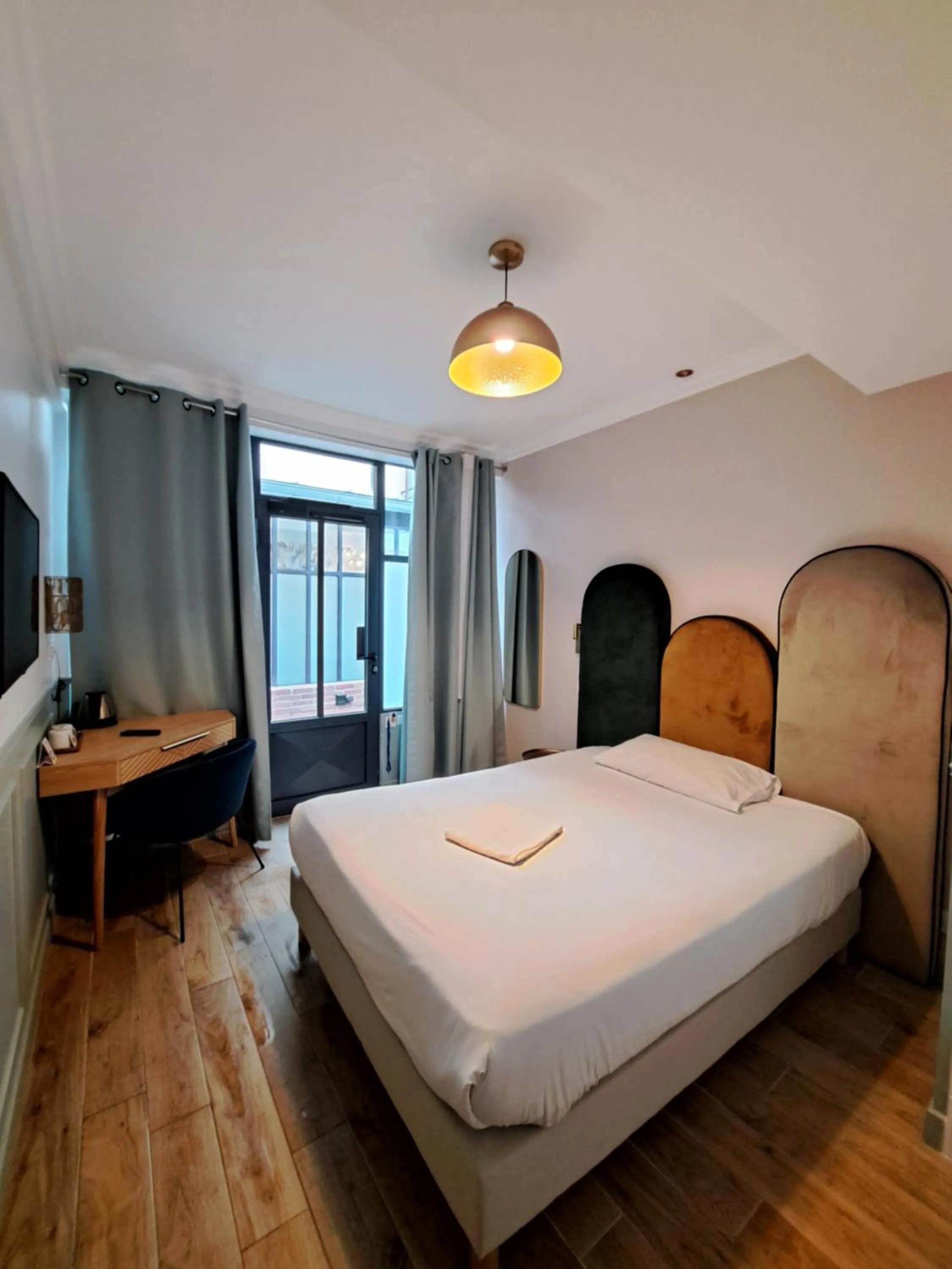 Bed in District Nation