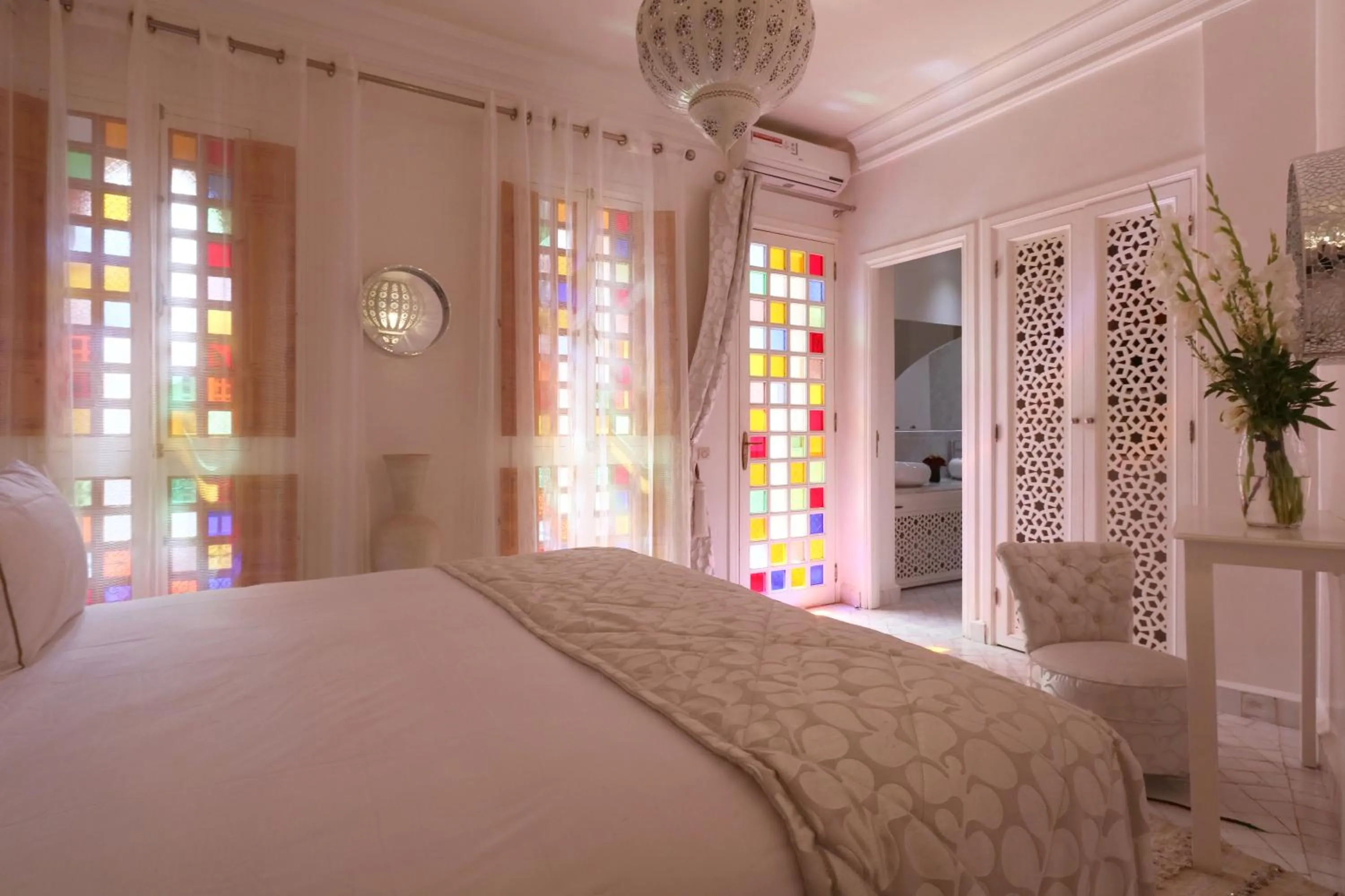 Photo of the whole room, Bed in Riad Andallaspa