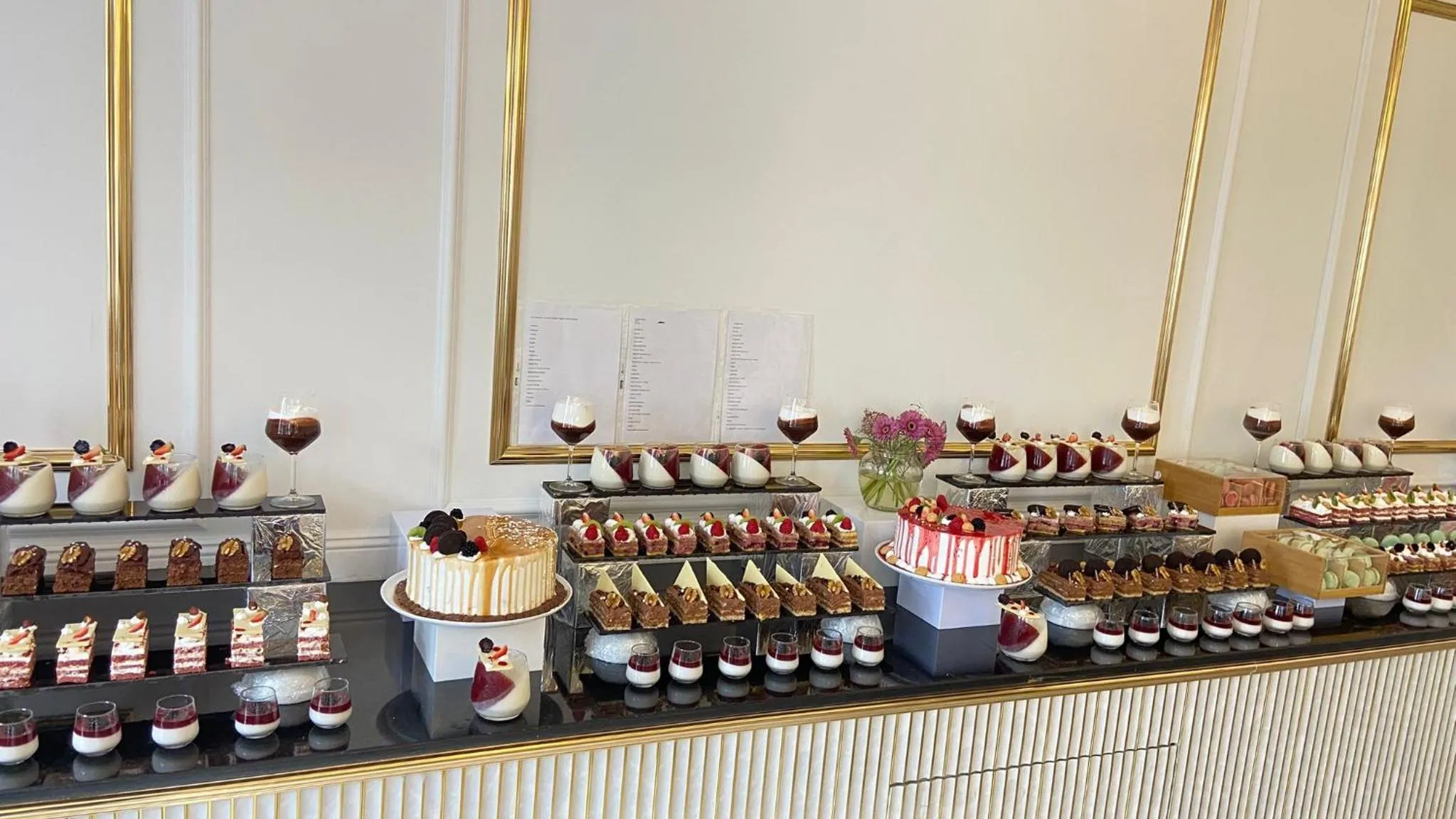 Restaurant/places to eat in Hotel Babylon am Europa-Park