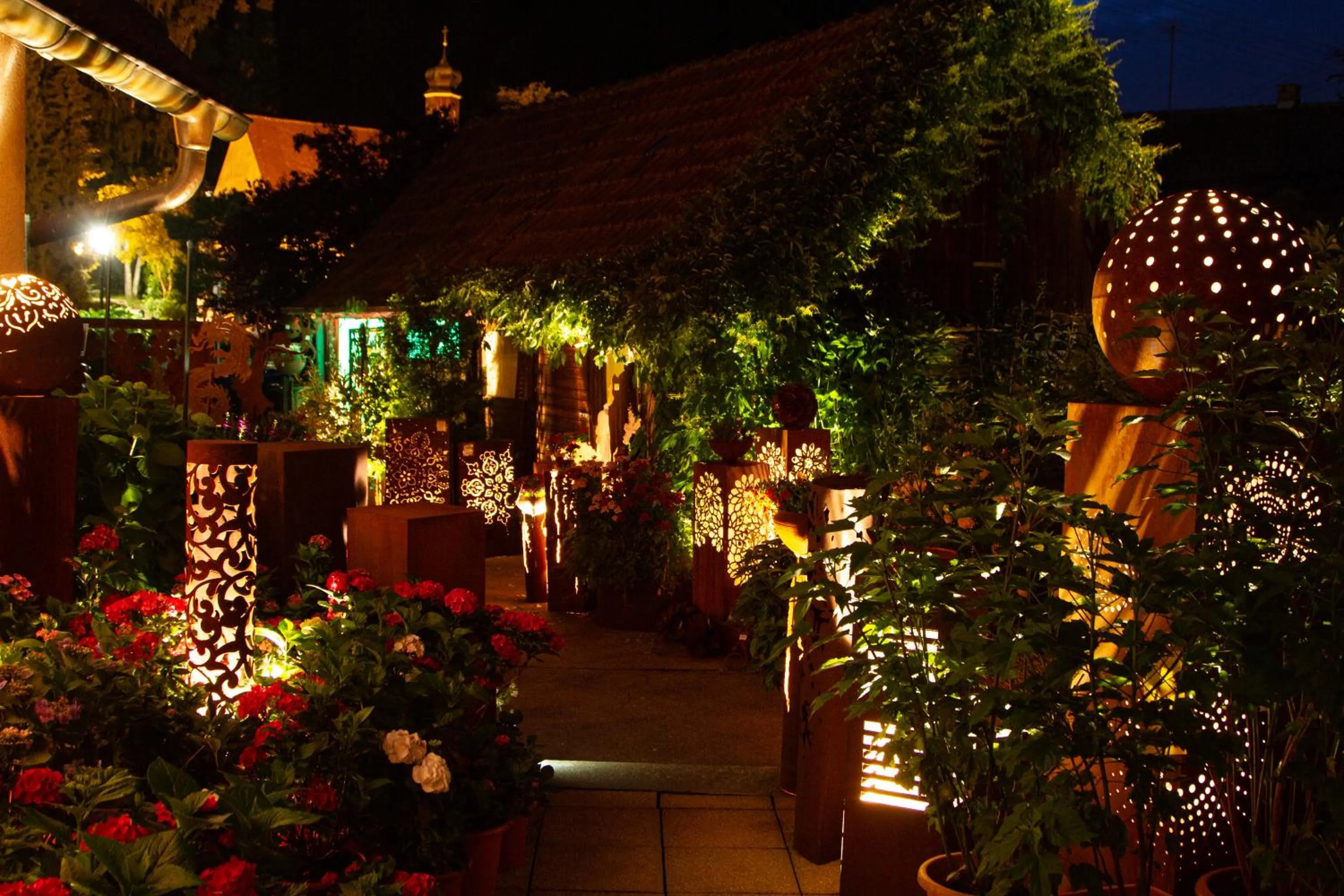 Garden view in B&B Appartements Bischof & Bürk GbR