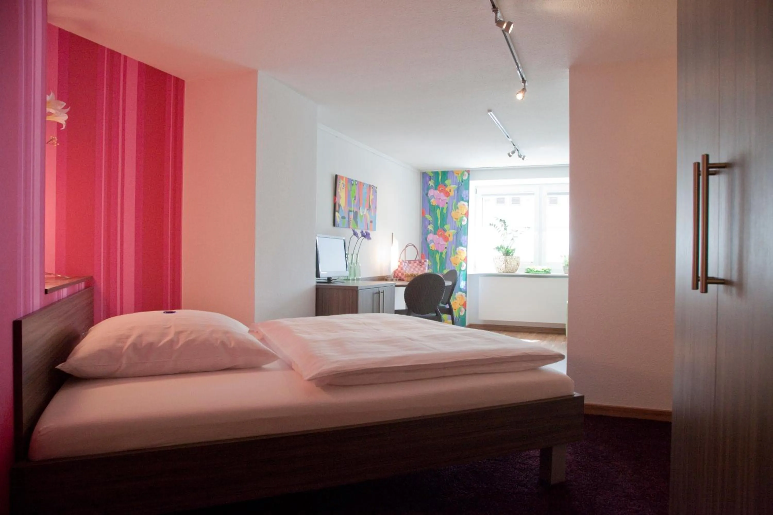 Photo of the whole room, Bed in B&B Appartements Bischof & Bürk GbR