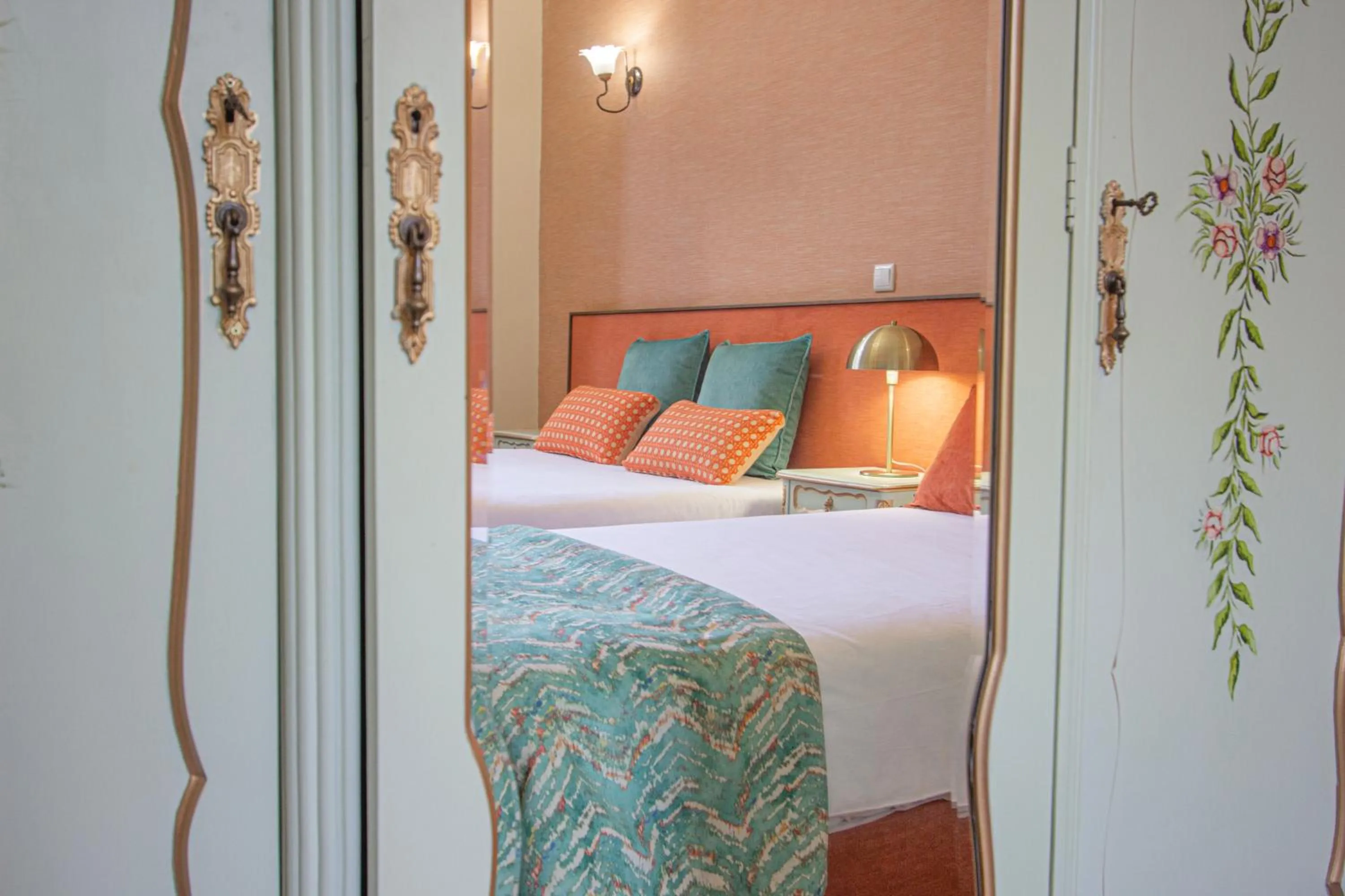 Decorative detail, Bed in Dom José Alojamentos by Guestify