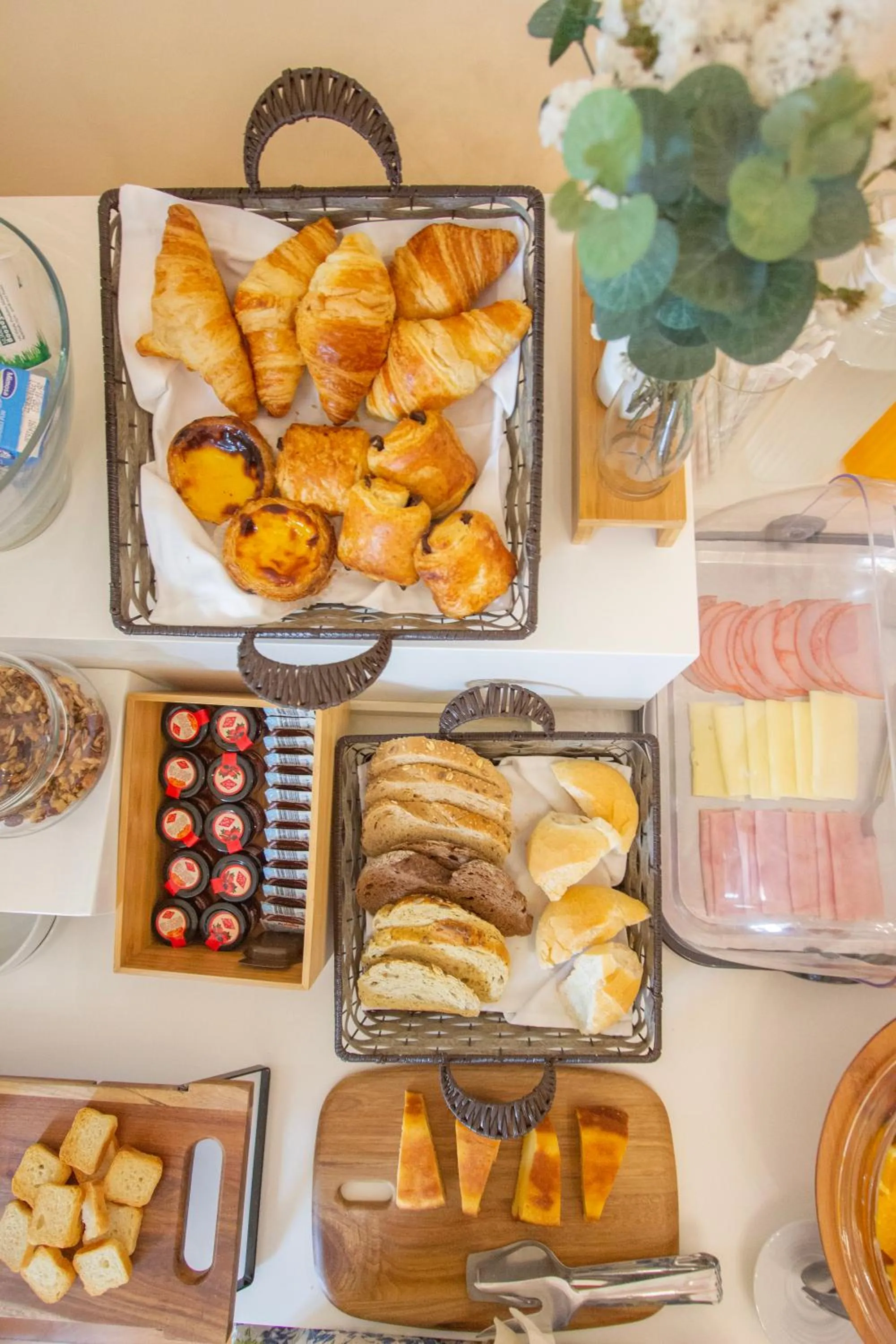 Food and drinks in Dom José Alojamentos by Guestify