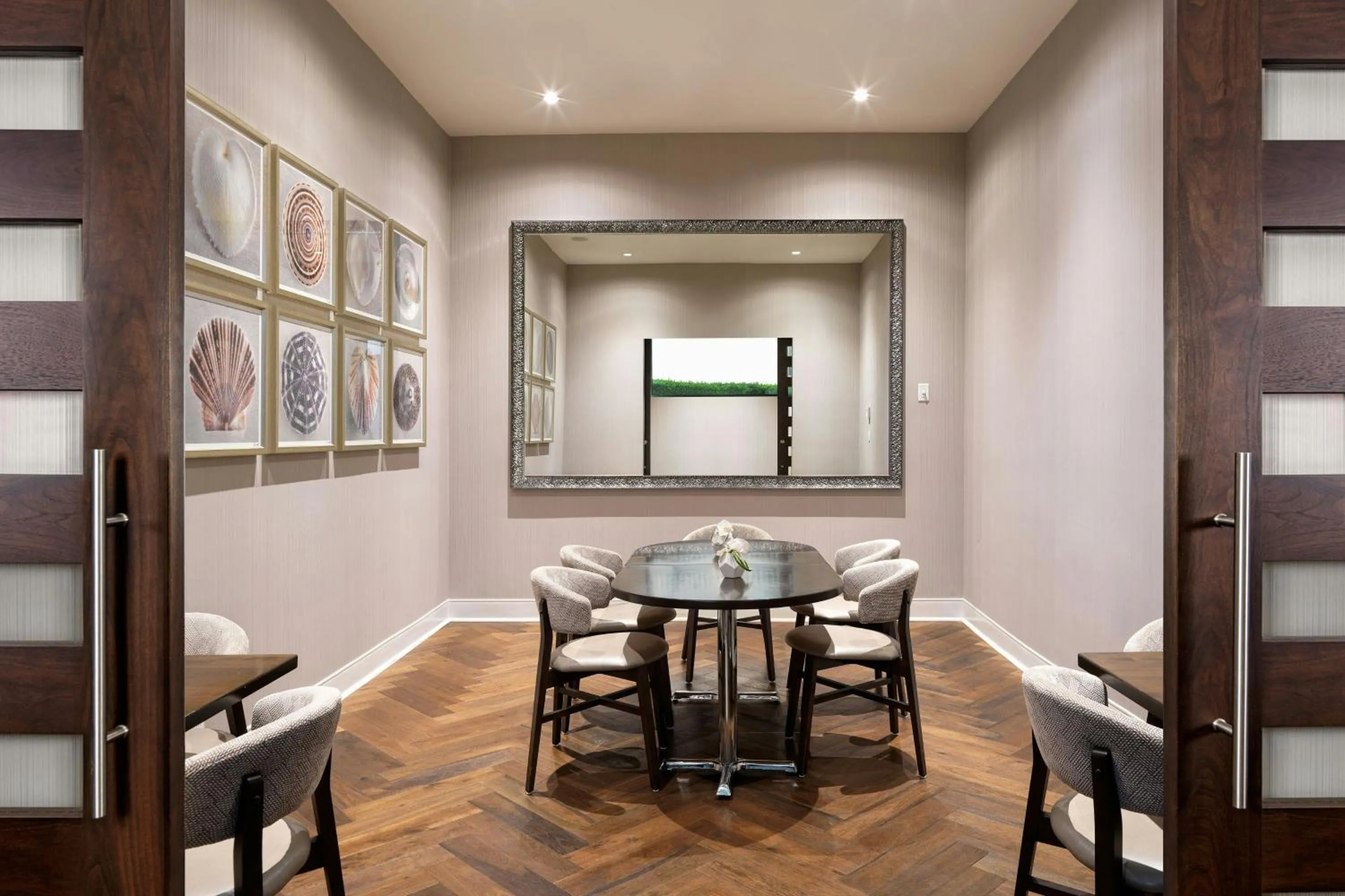 Restaurant/places to eat in Victoria Marriott Inner Harbour