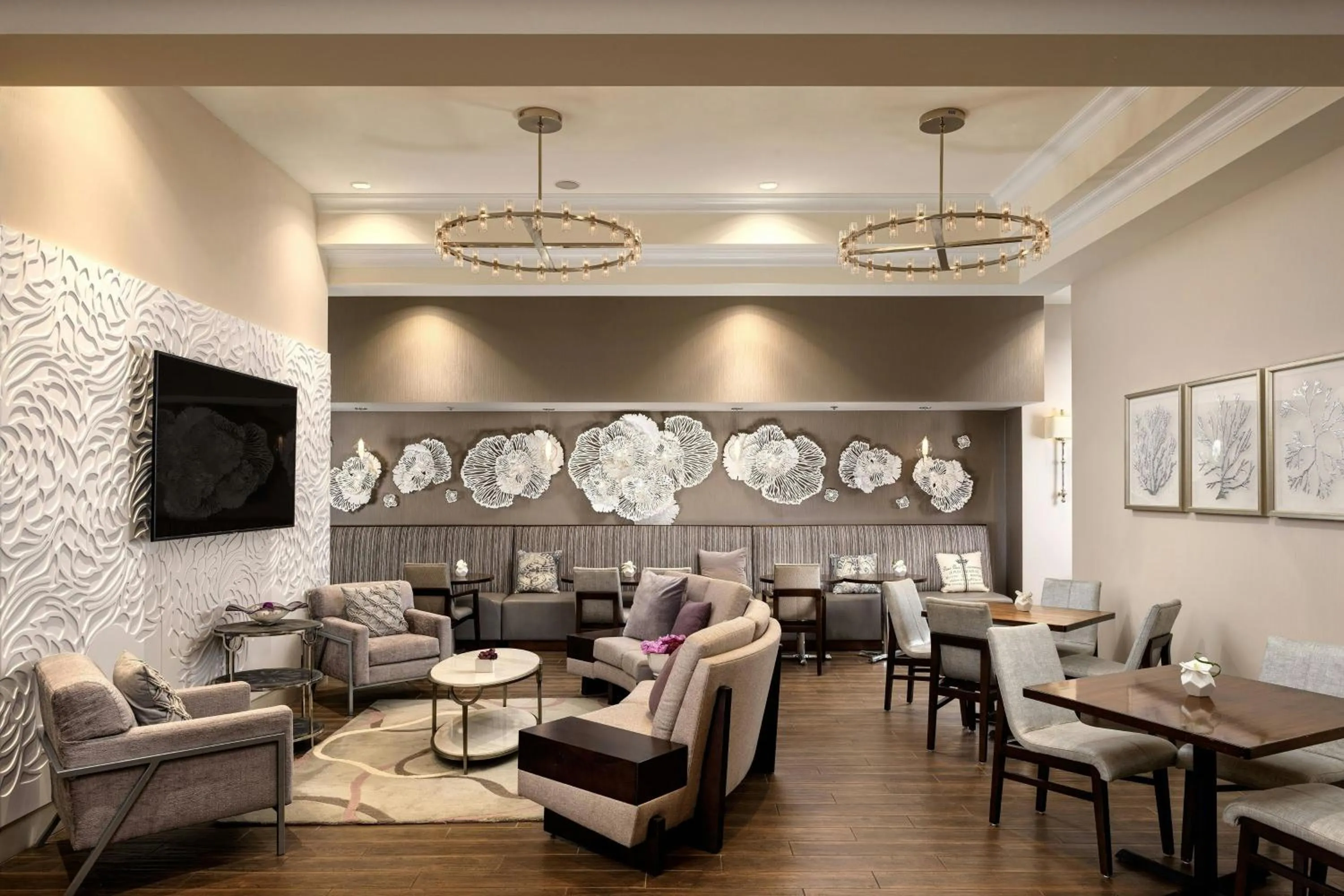 Lounge or bar in Victoria Marriott Inner Harbour