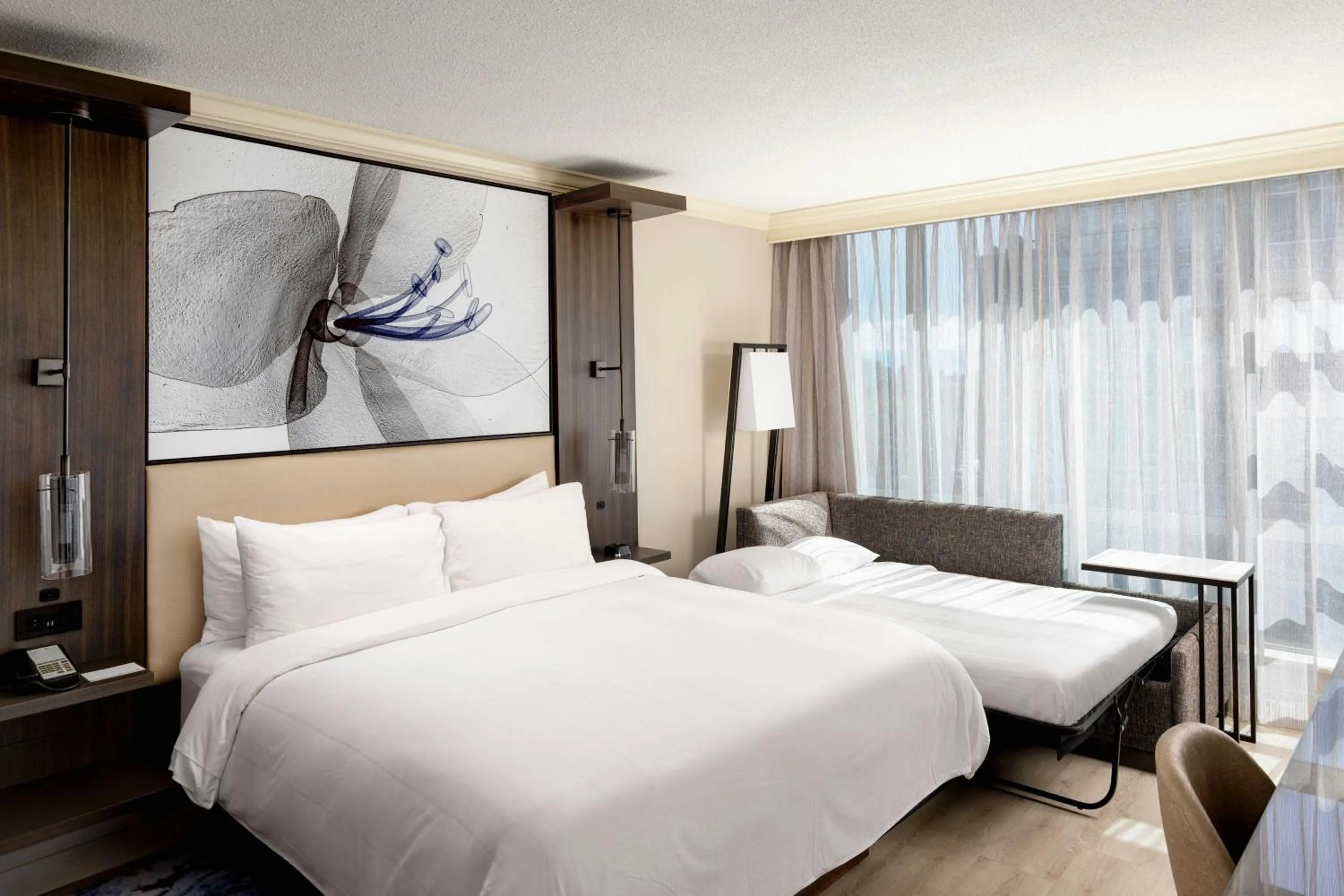 Bedroom, Bed in Victoria Marriott Inner Harbour