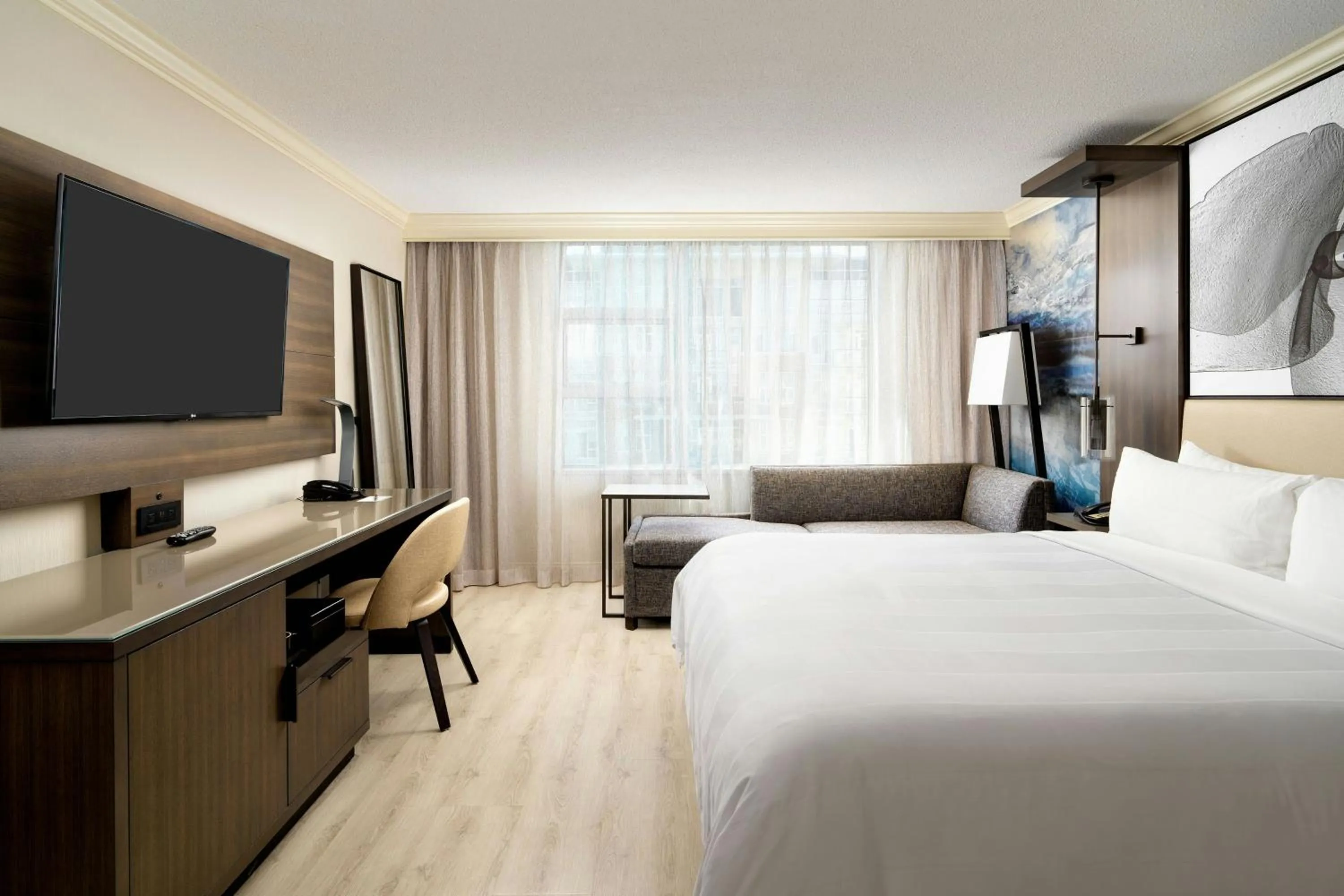 Bedroom, Bed in Victoria Marriott Inner Harbour