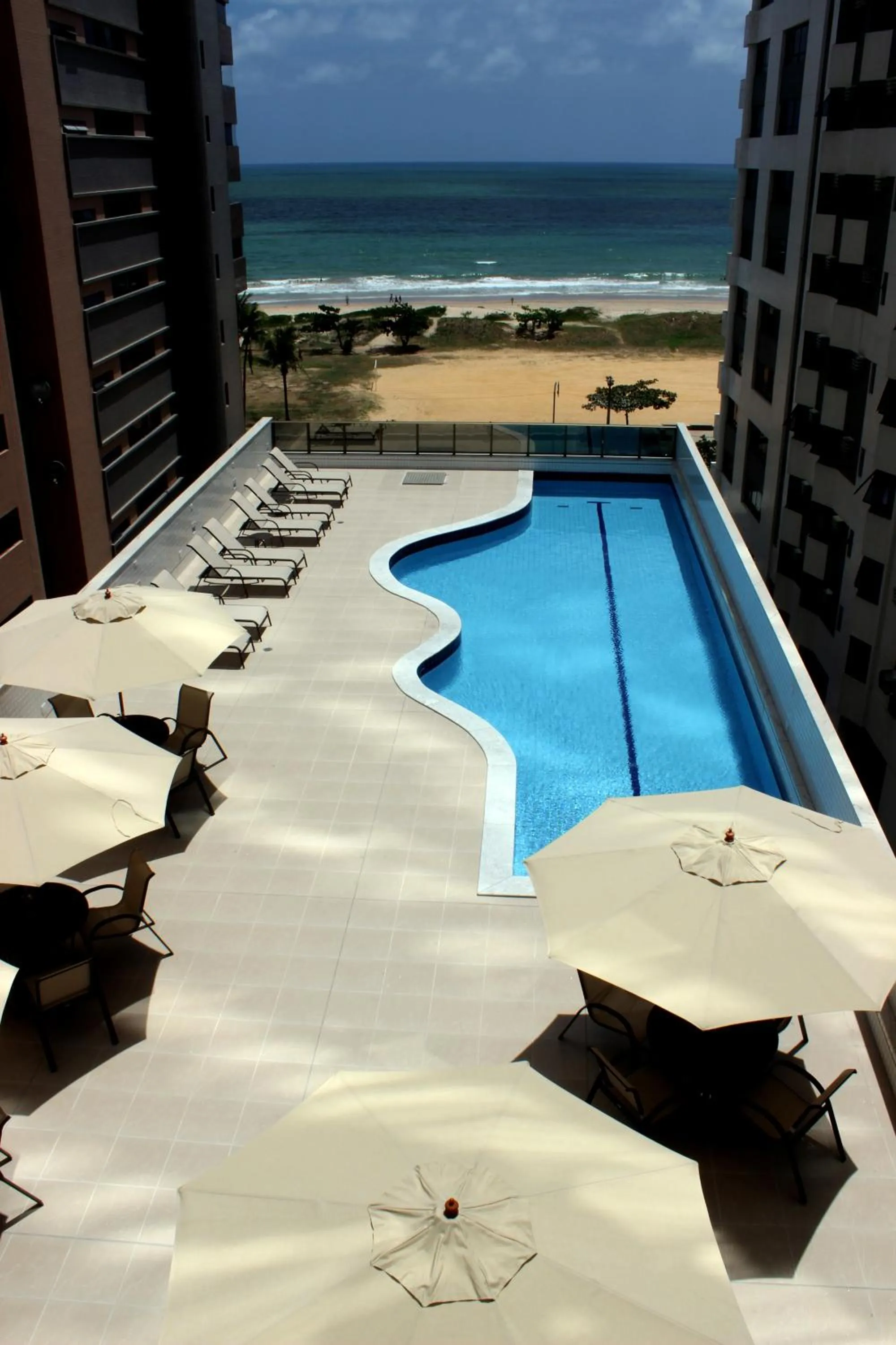 Flat Beach Class Executive