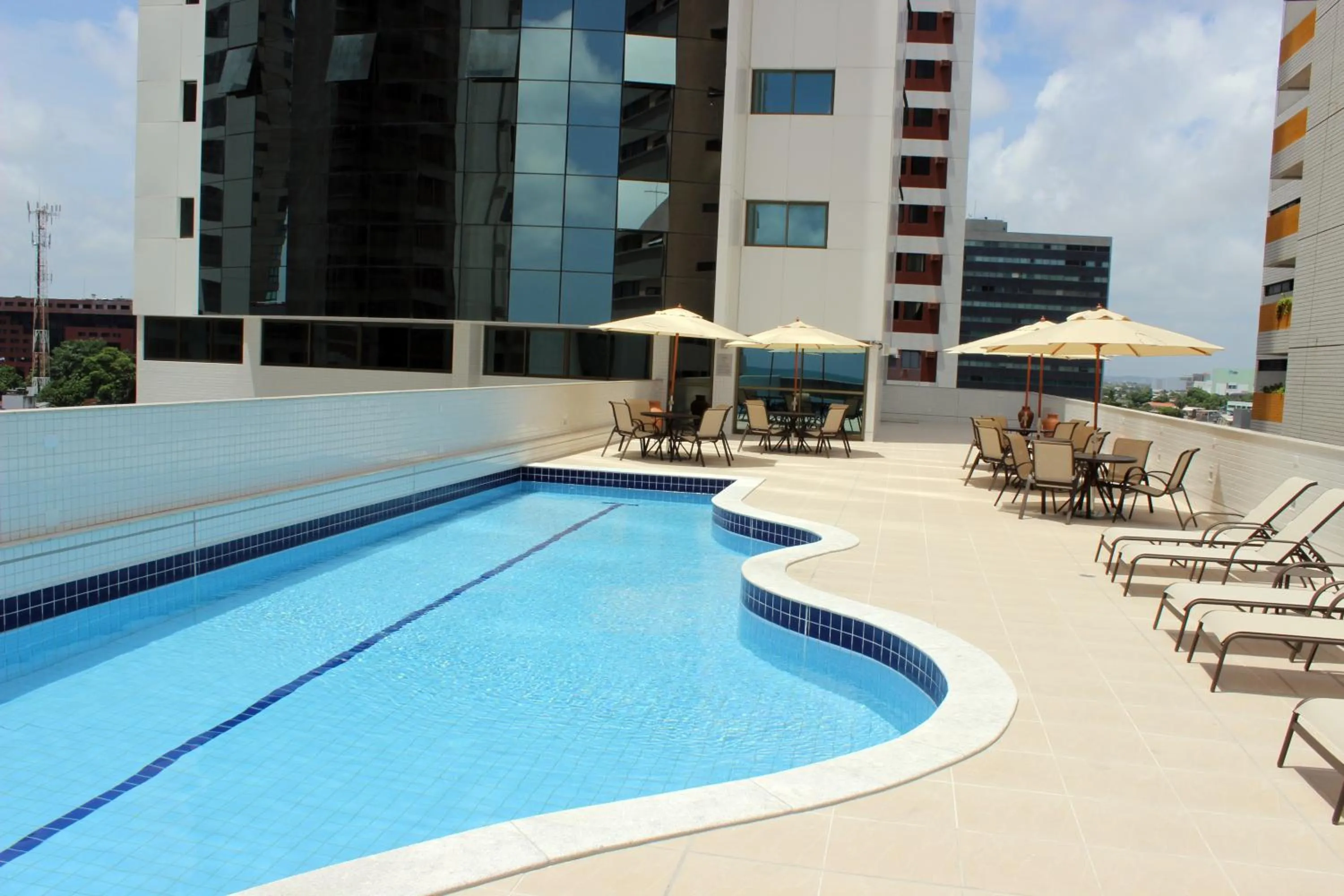 Flat Beach Class Executive