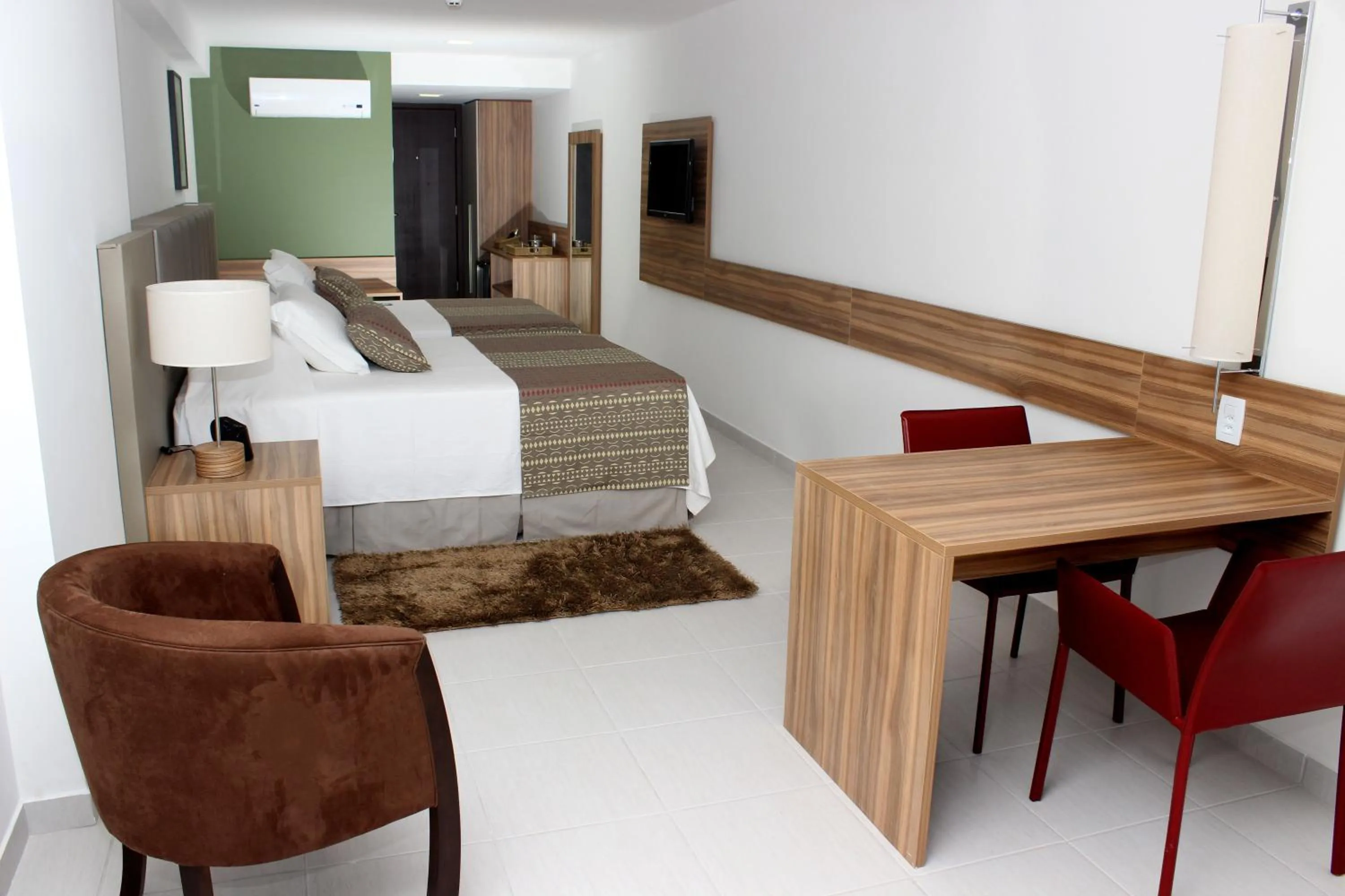 Bedroom, Bed in Flat Beach Class Executive