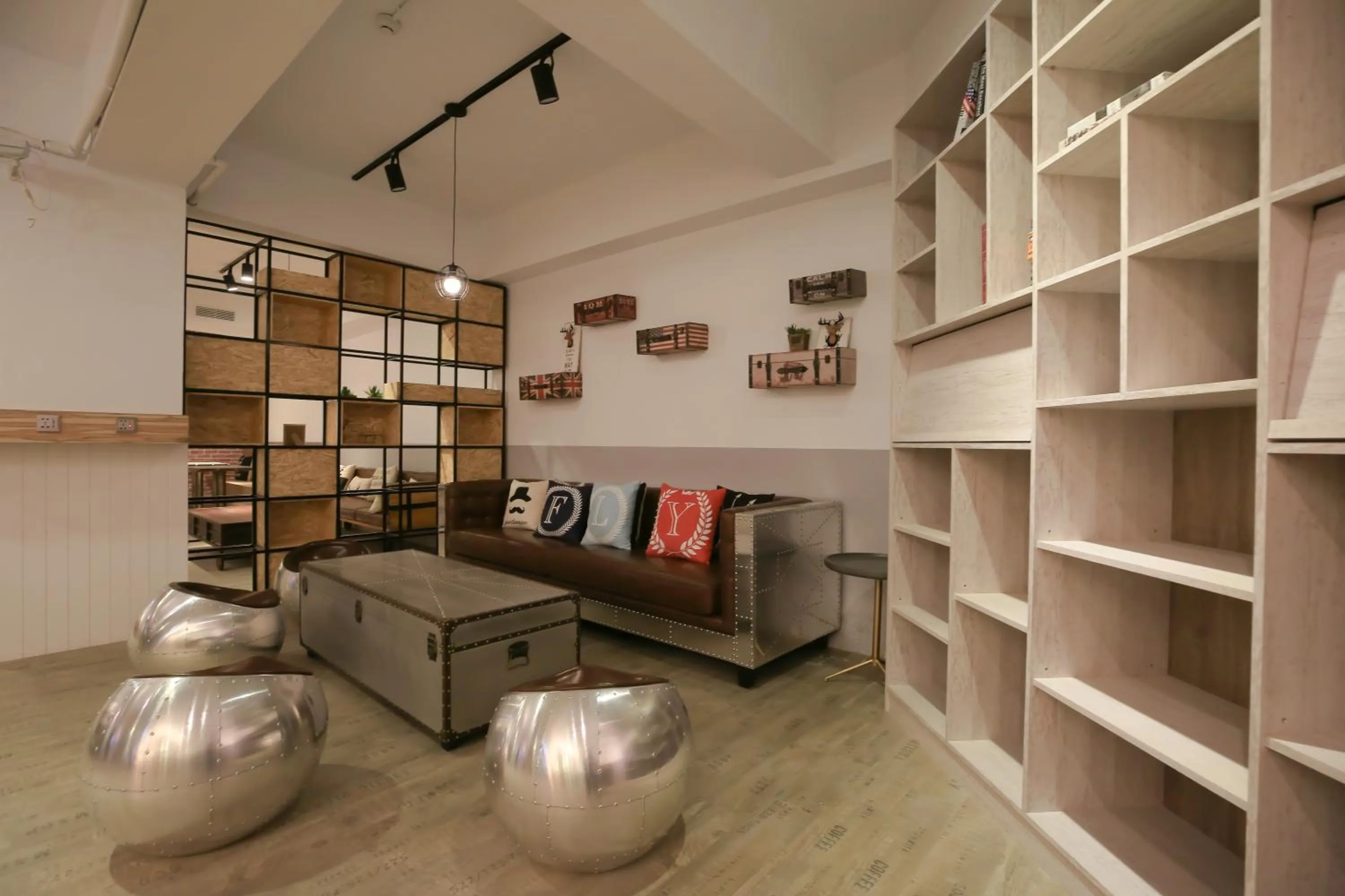 Lobby or reception in Flyinn Hostel