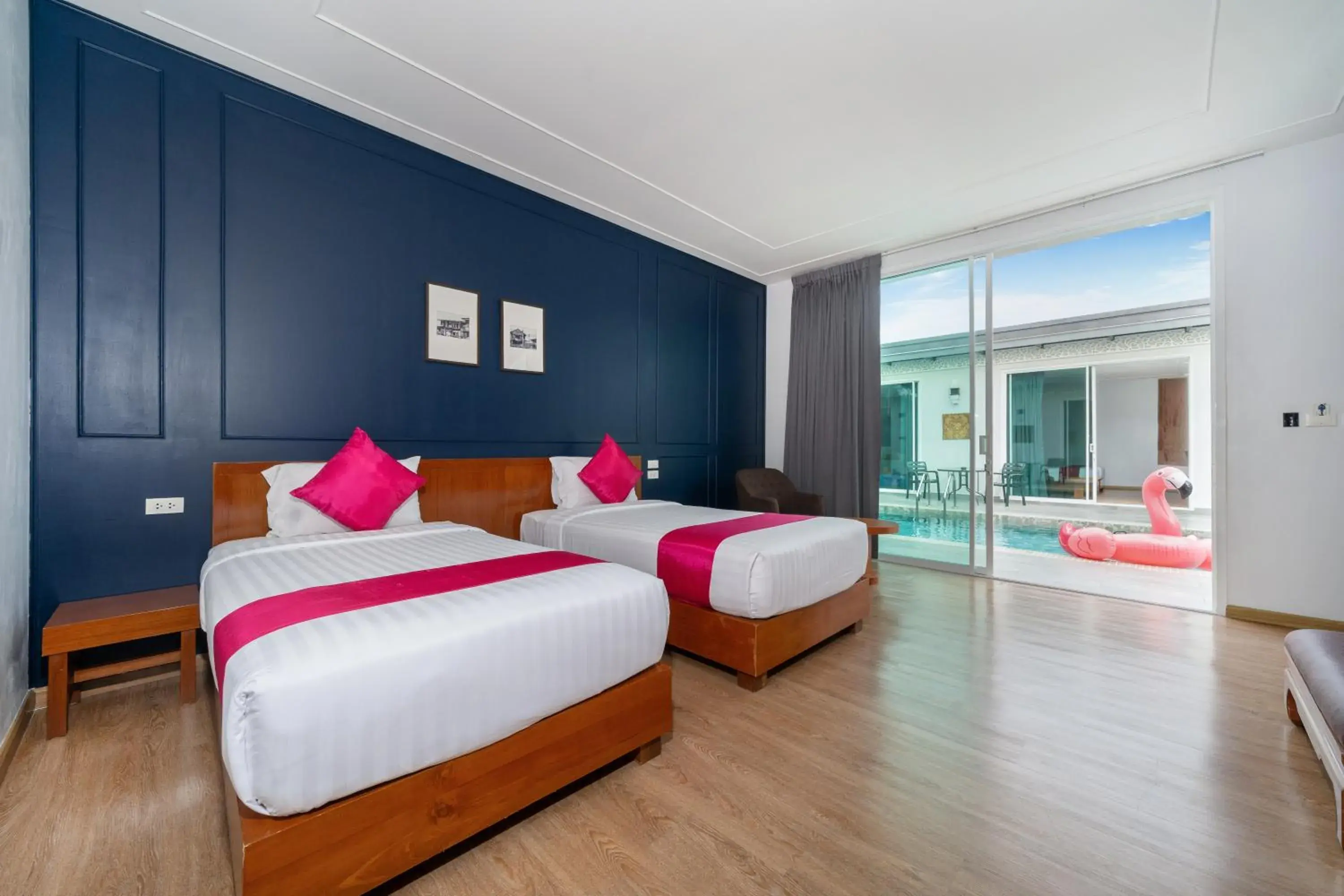 Deluxe Twin Room with Pool Access in Phuket La Siesta Pool Villas & Pool Access Rooms Deluxe Twin Room with Pool Access in Phuket La Siesta Pool Villas & Pool Access Rooms