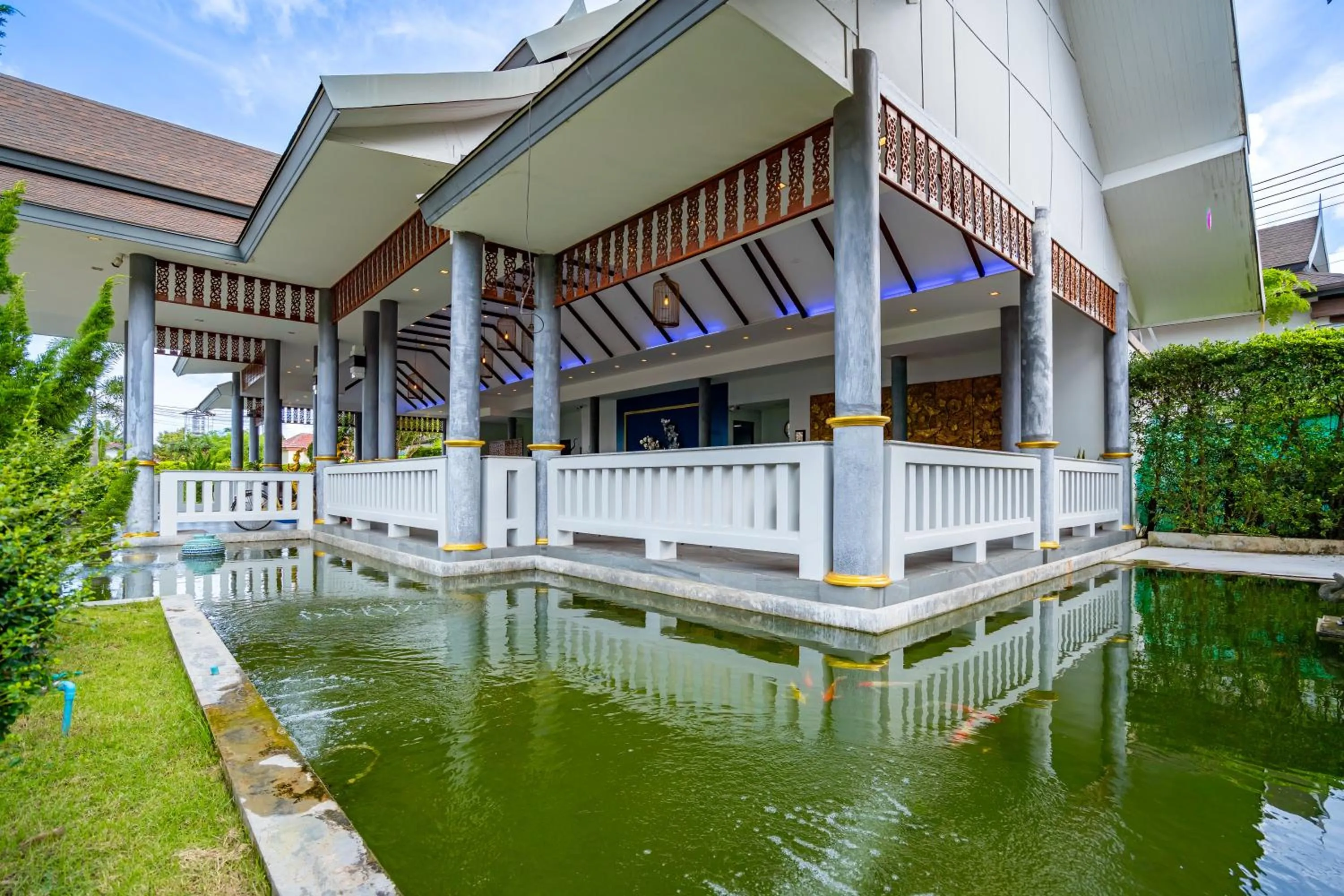 Property building in Phuket La Siesta