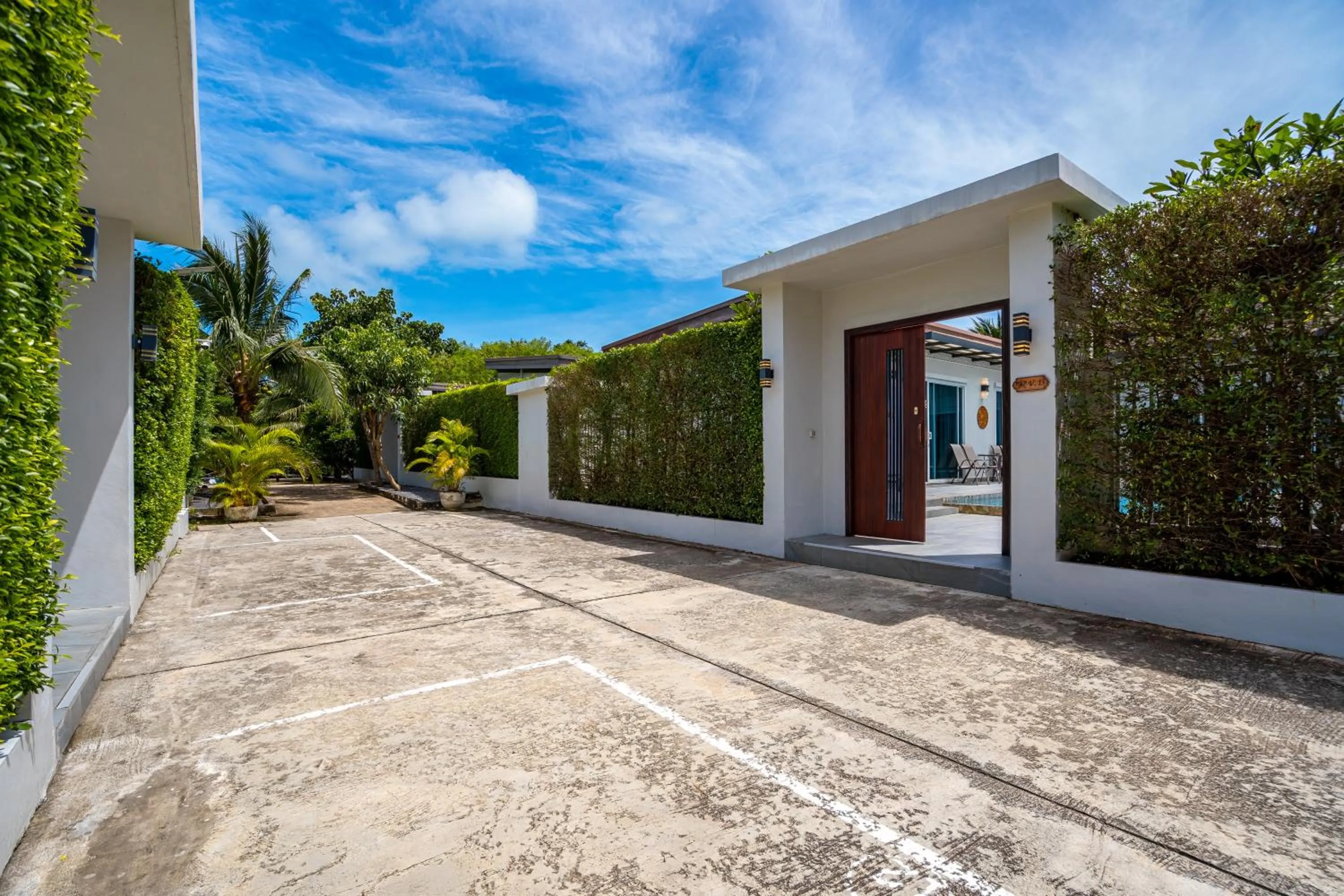 Parking in Phuket La Siesta