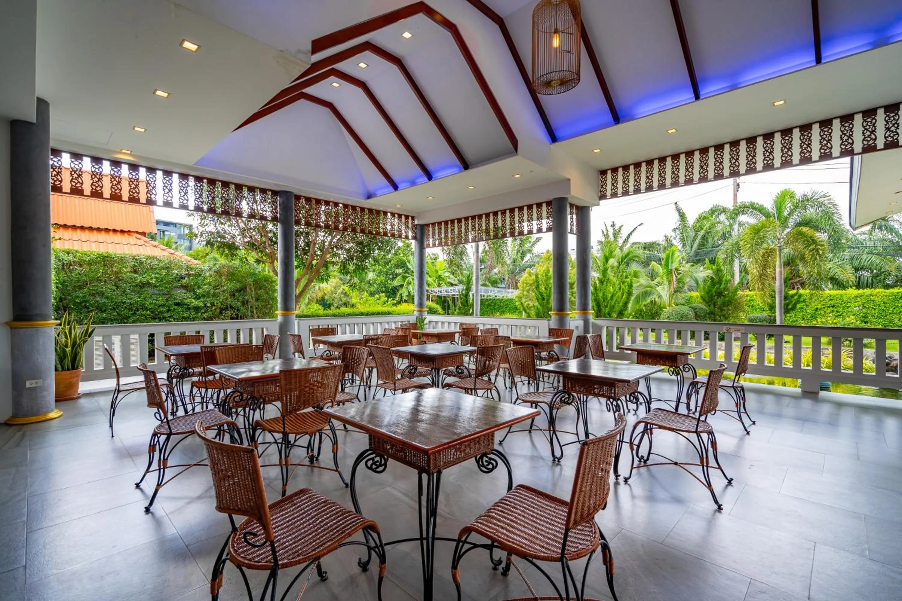 Dining area in Phuket La Siesta