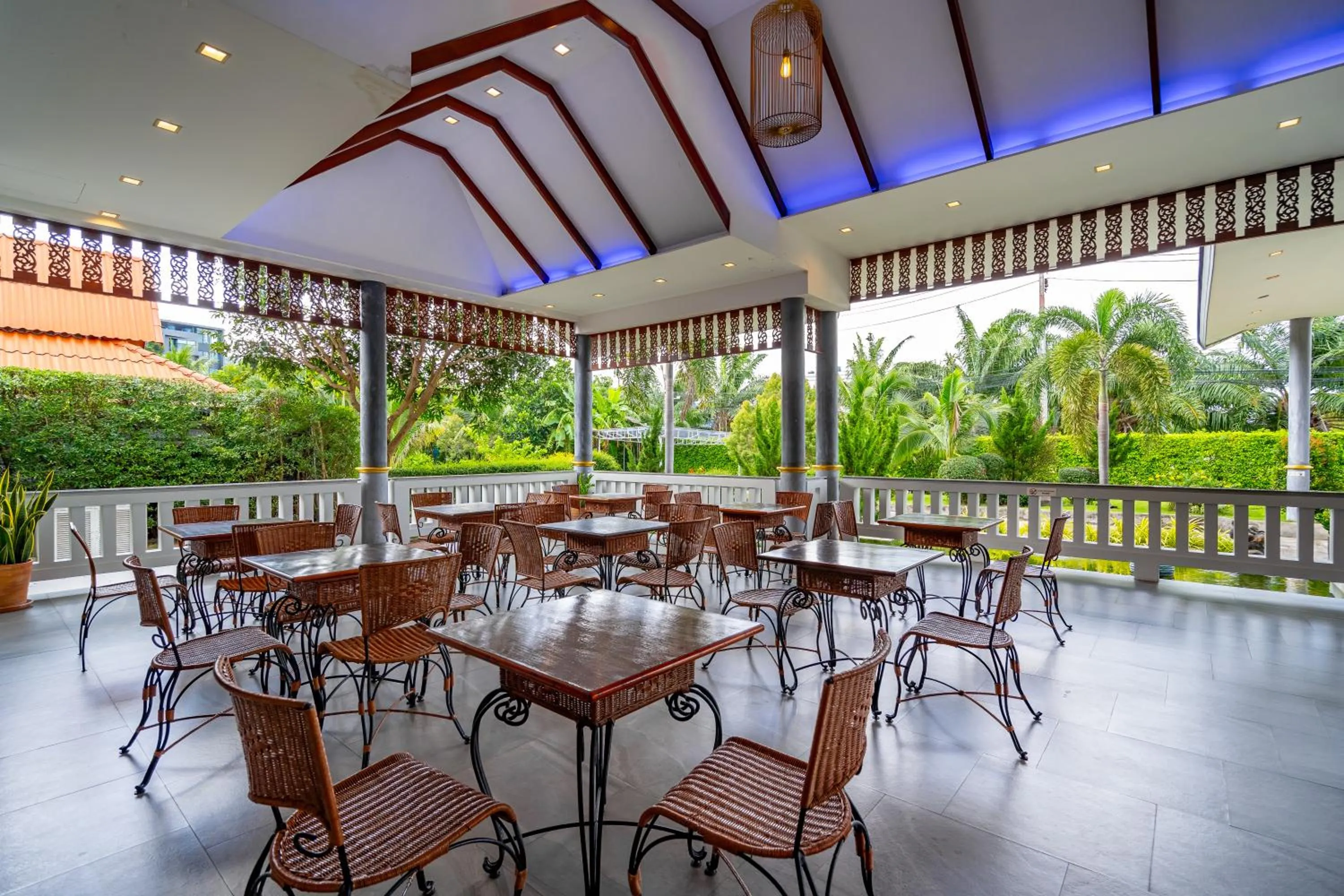 Dining area in Phuket La Siesta