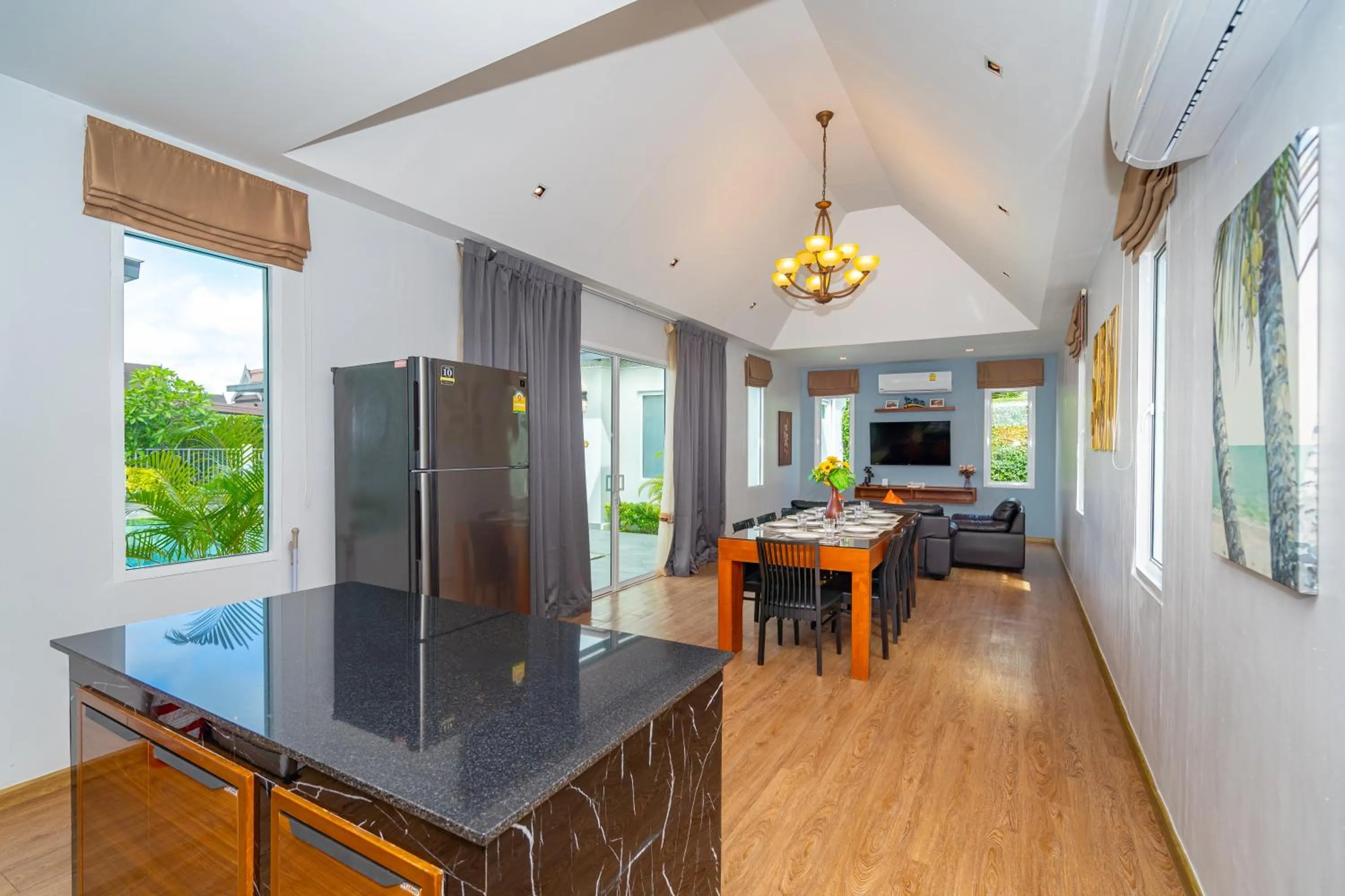 Communal lounge/ TV room in The Orchid Villa