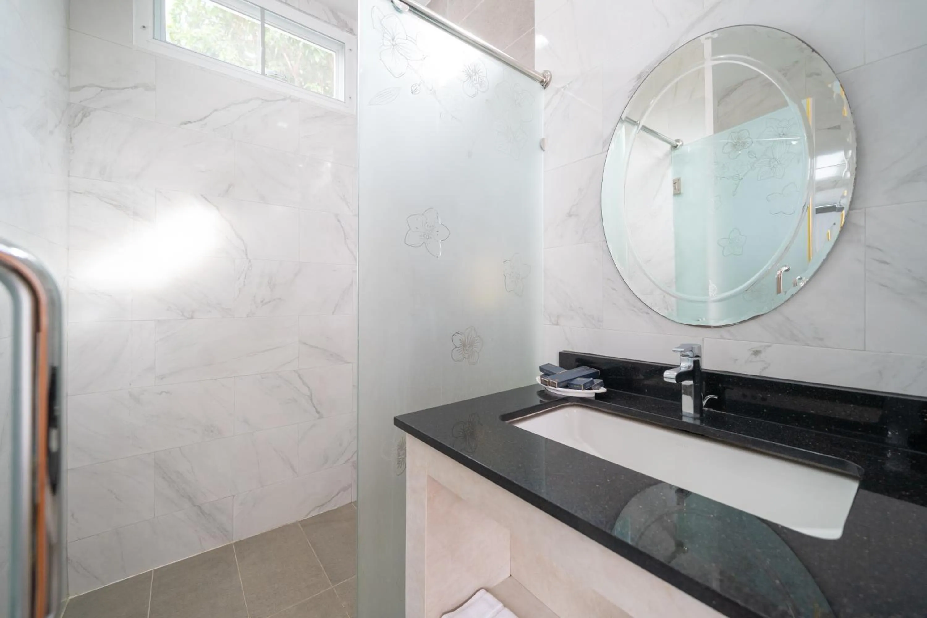 Bathroom in Phuket La Siesta Pool Villas & Pool Access Rooms