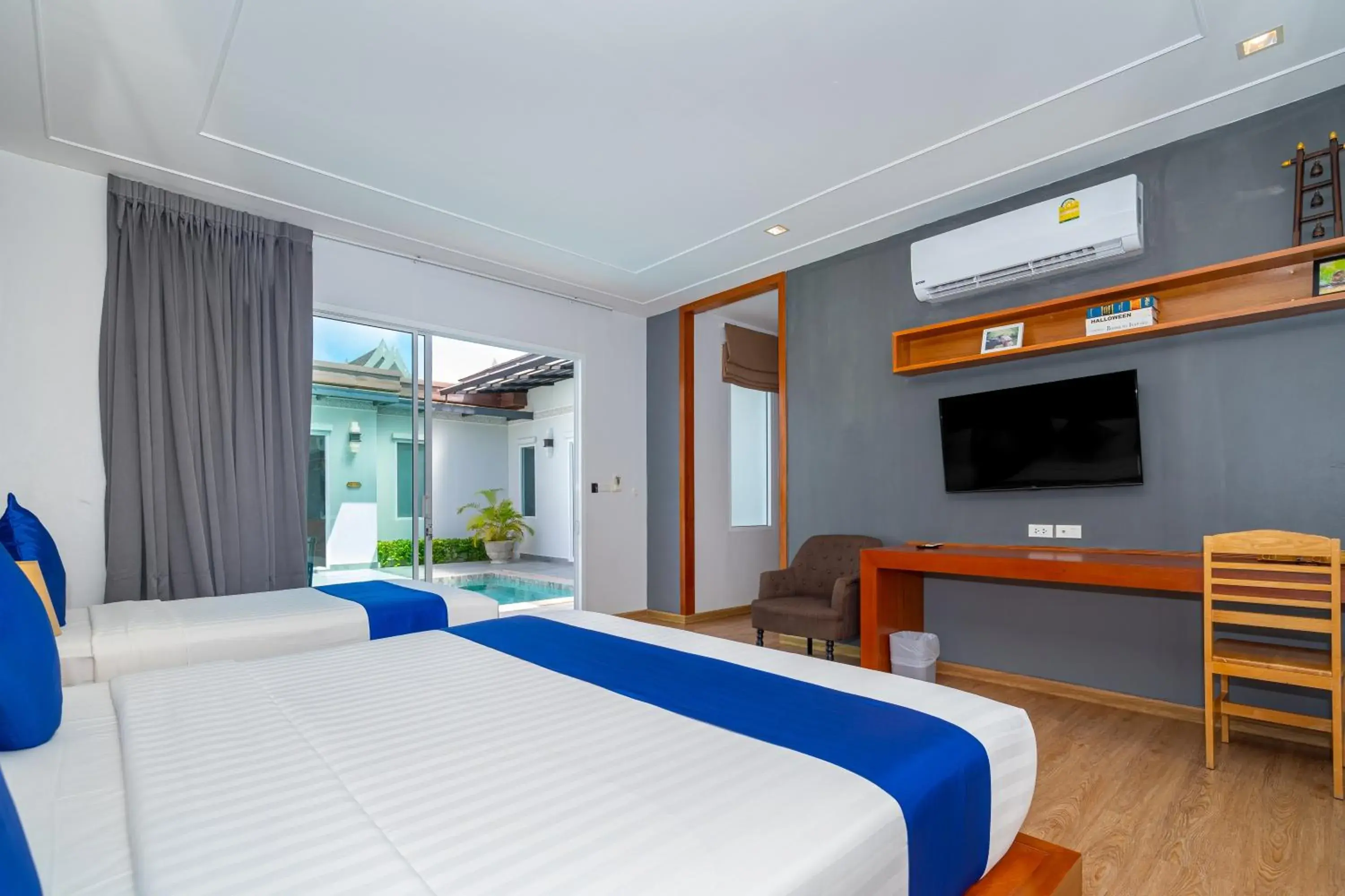 Deluxe Family Room with Pool Access in Phuket La Siesta Pool Villas & Pool Access Rooms Deluxe Family Room with Pool Access in Phuket La Siesta Pool Villas & Pool Access Rooms