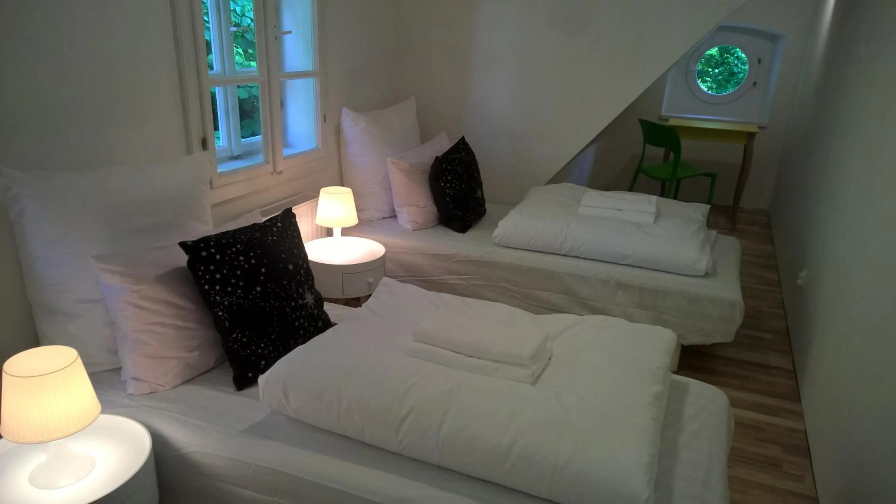 Decorative detail, Bed in Dom Gościnny pod Zamkiem Wleń