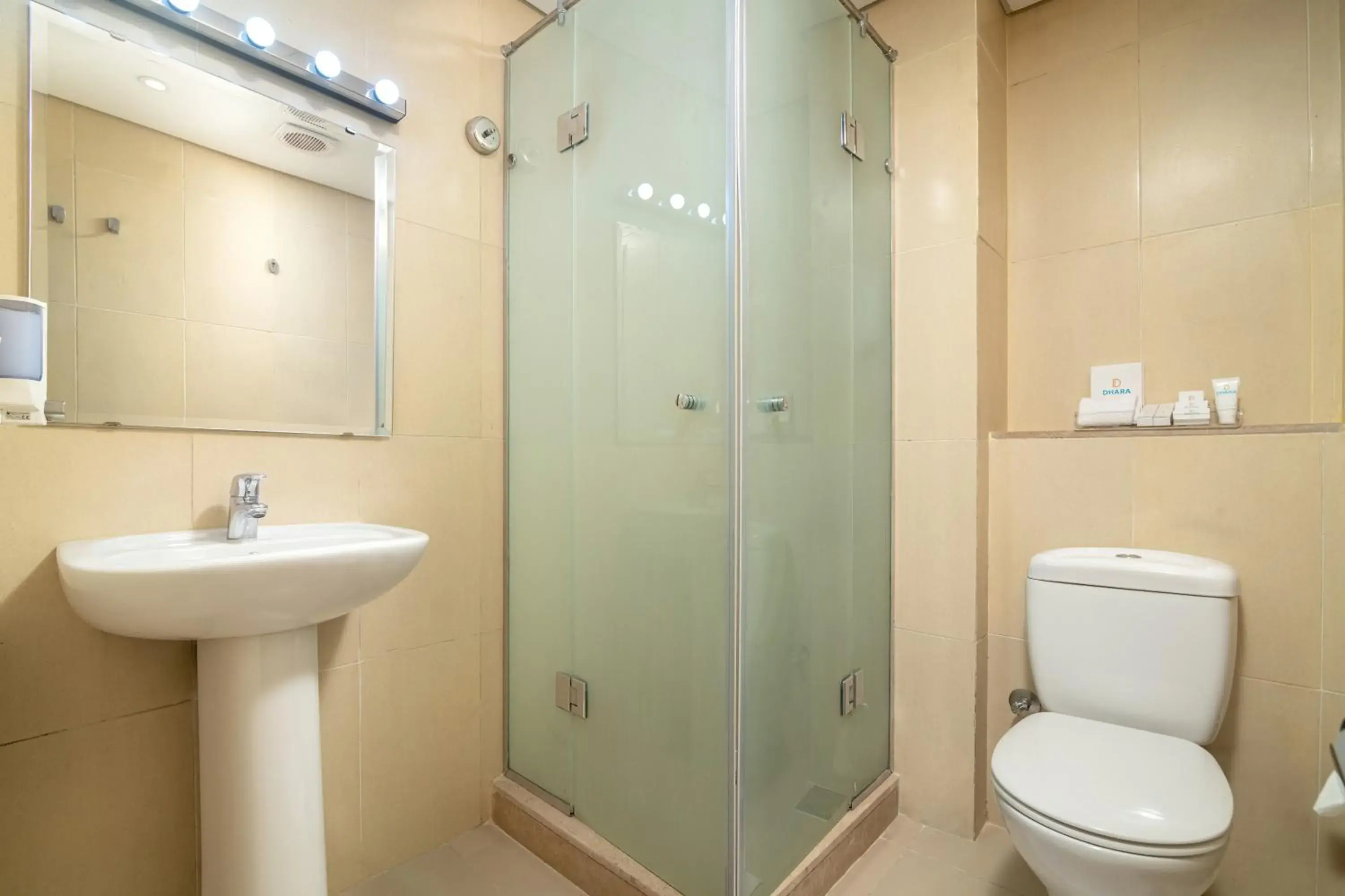 Queen Room with Garden View in Dhara Residence E2 Lodge Hotel Queen Room with Garden View in Dhara Residence E2 Lodge Hotel