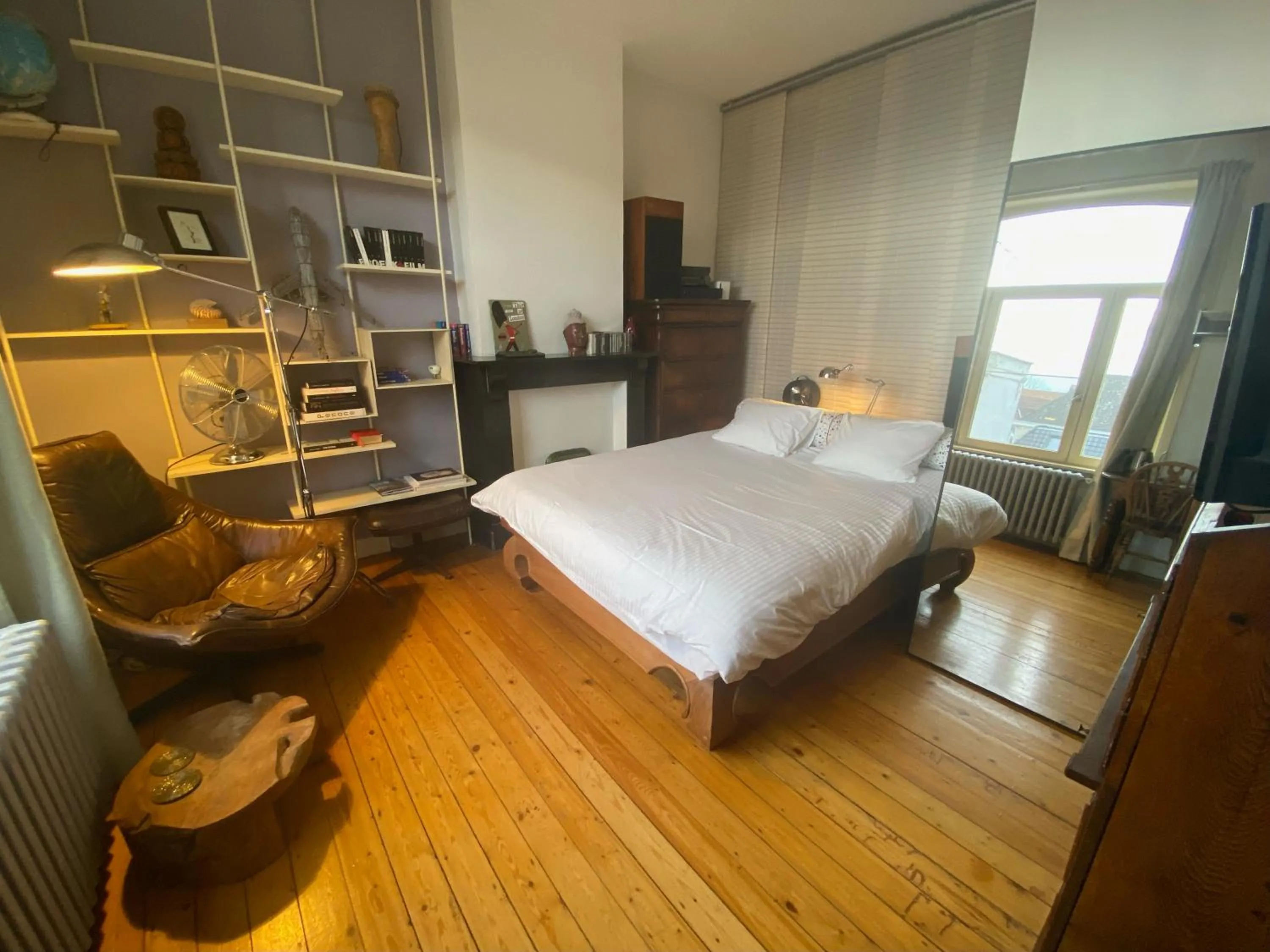 Photo of the whole room, Bed in Lunatree