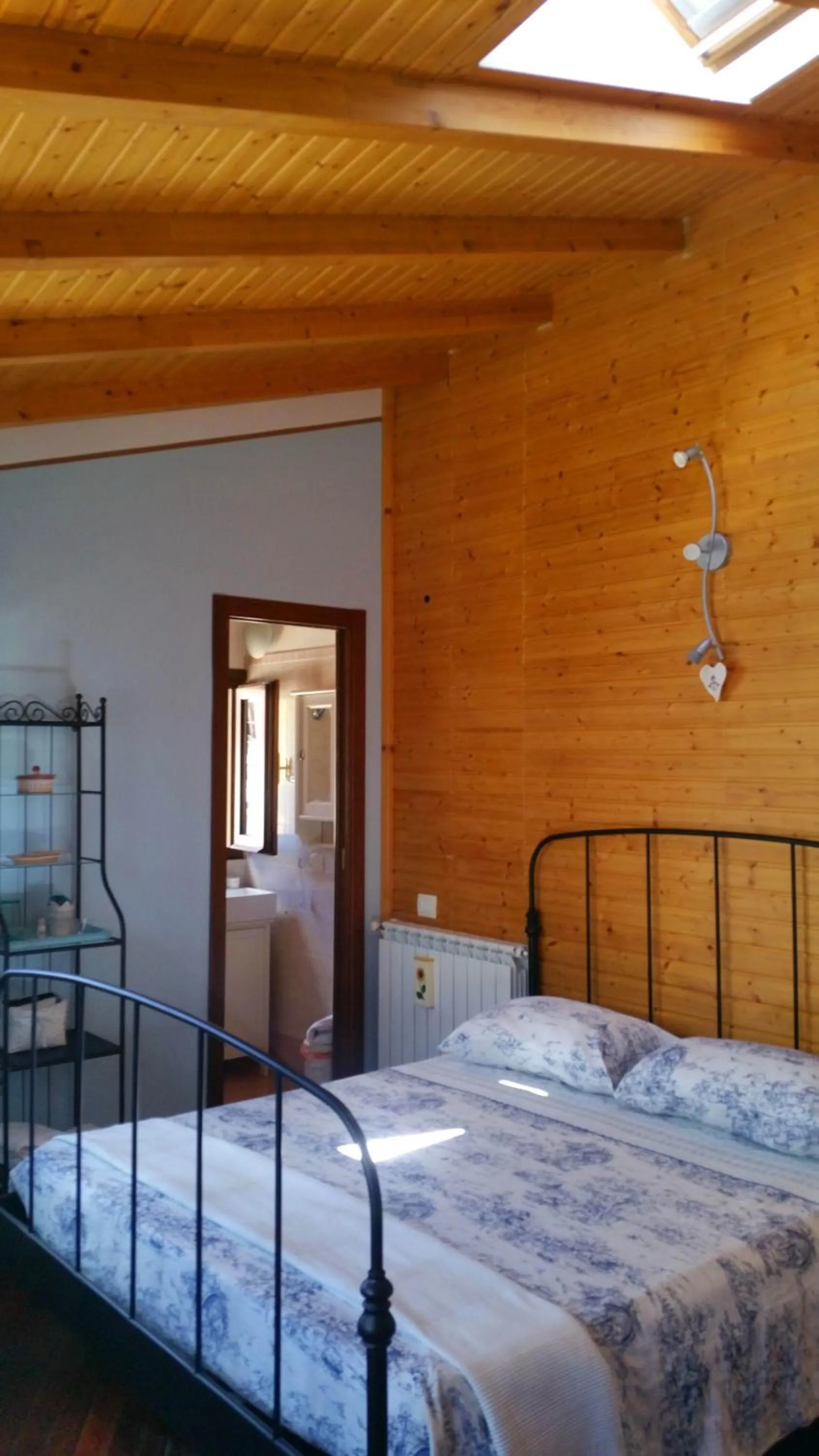 Photo of the whole room, Bed in B&B1913