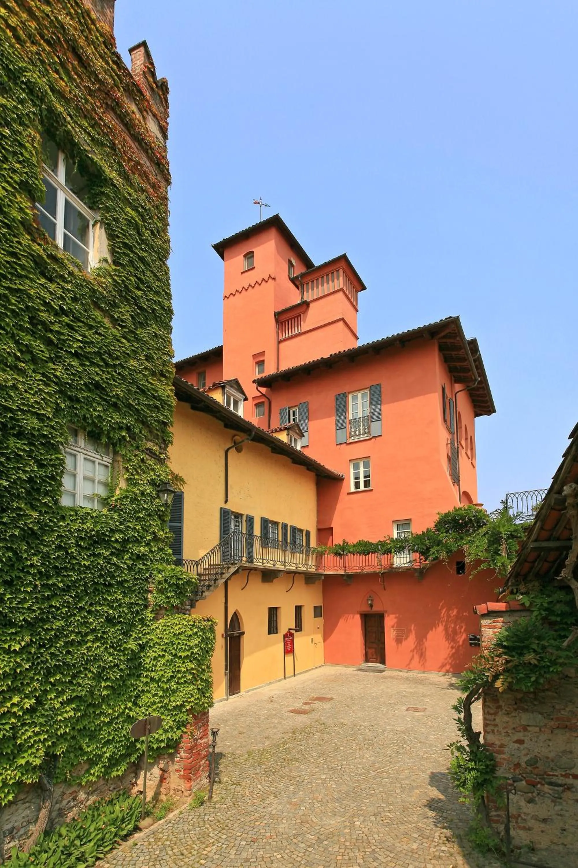 Property building in Castello Rosso
